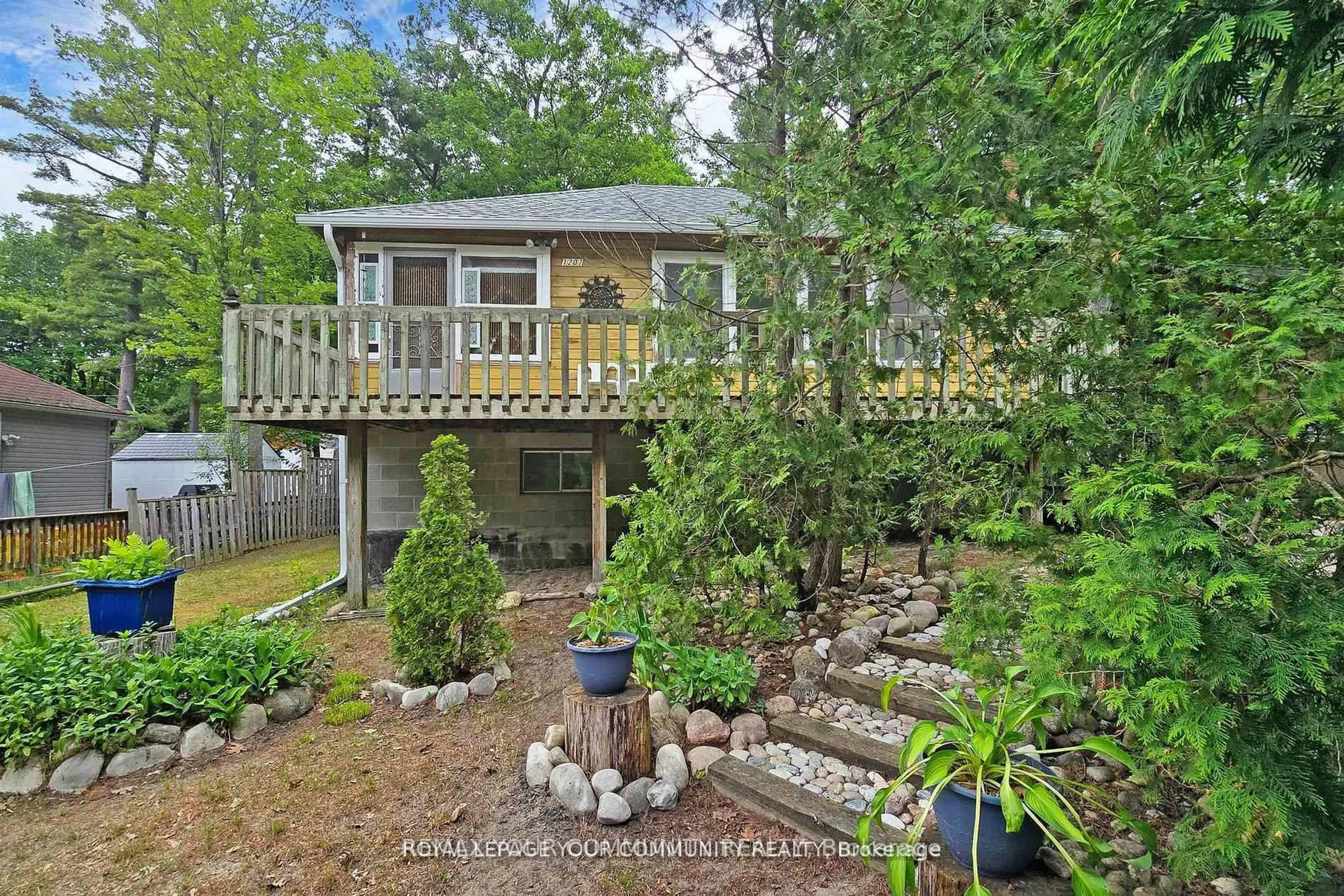 A pic from outside/outdoor area/front of a property/back of a property/a pic from drone, water/lake/river/ocean view for 1207 Tiny Beaches Rd, Tiny Ontario L0L 2T0