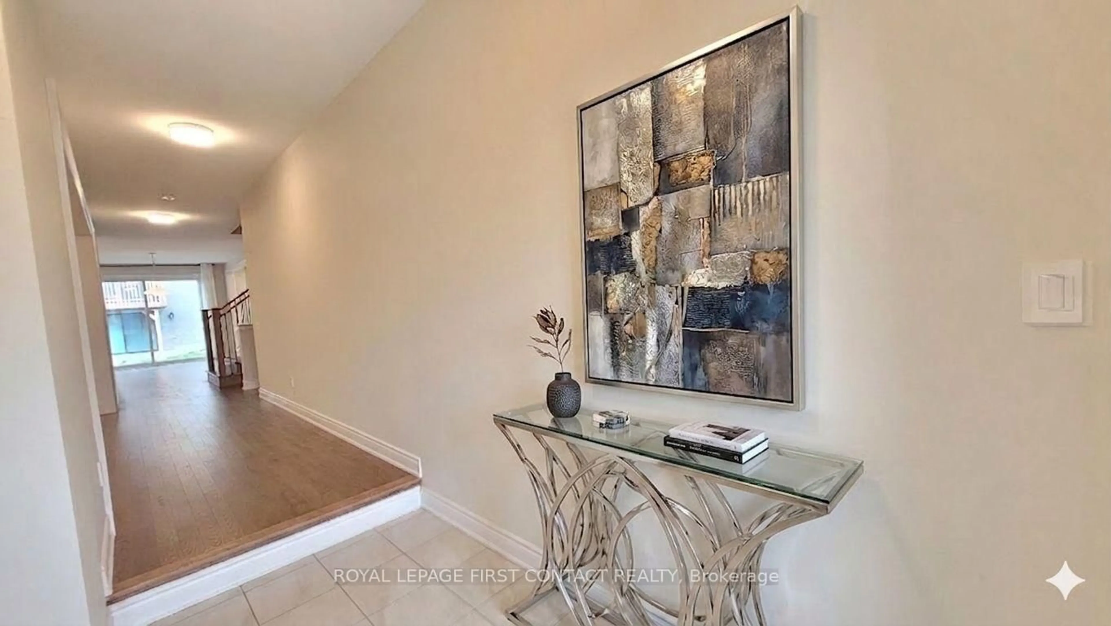 Indoor entryway for 113 BEARBERRY Rd, Springwater Ontario L0L 1Y3