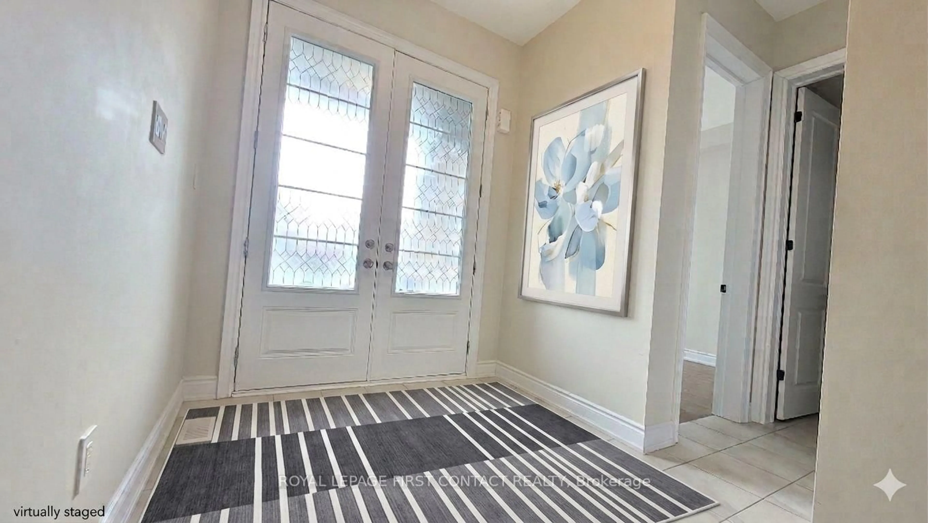 Indoor entryway for 113 BEARBERRY Rd, Springwater Ontario L0L 1Y3