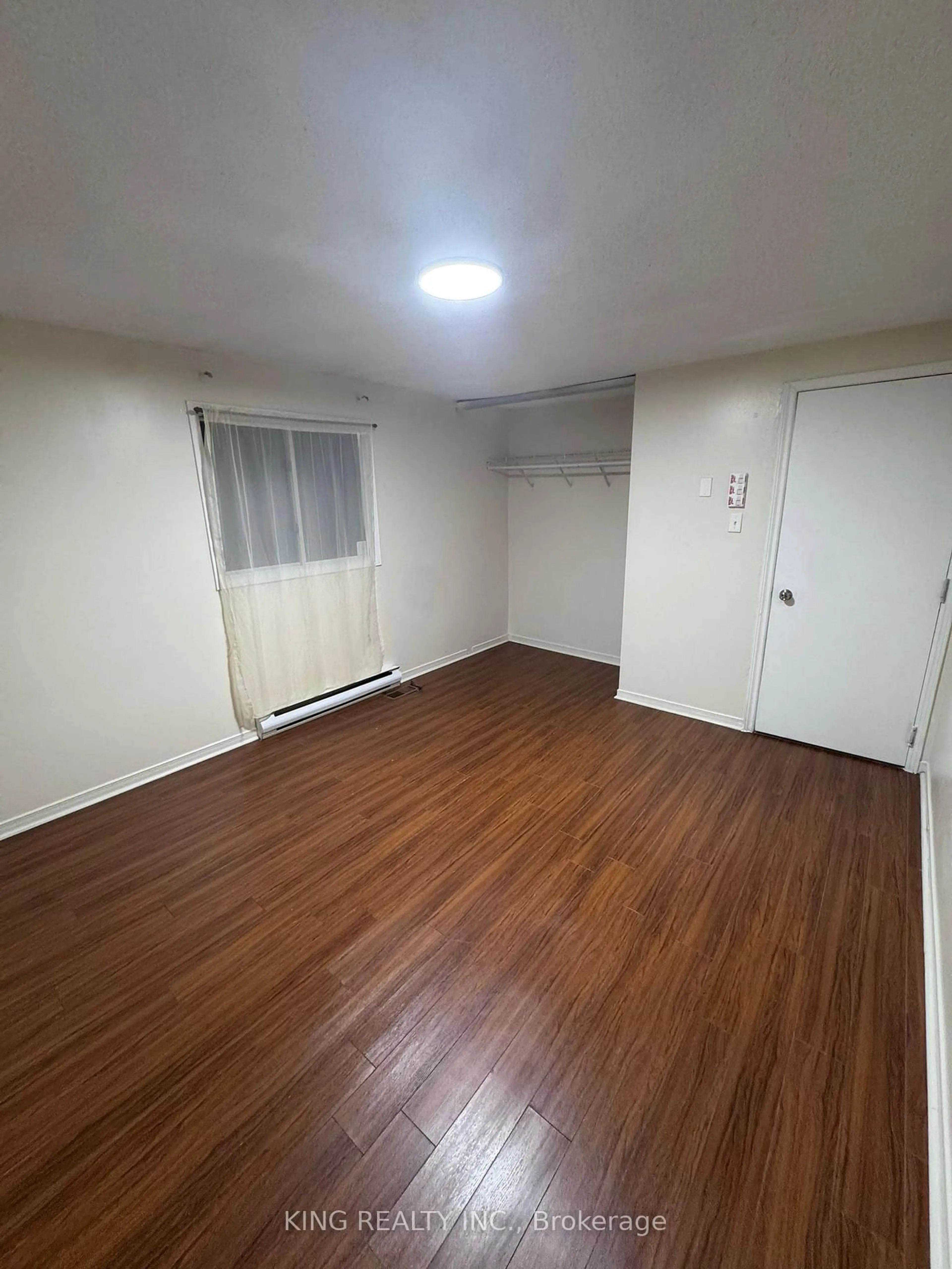 A pic of a room for 139 Hickling Tr, Barrie Ontario L4M 5T7