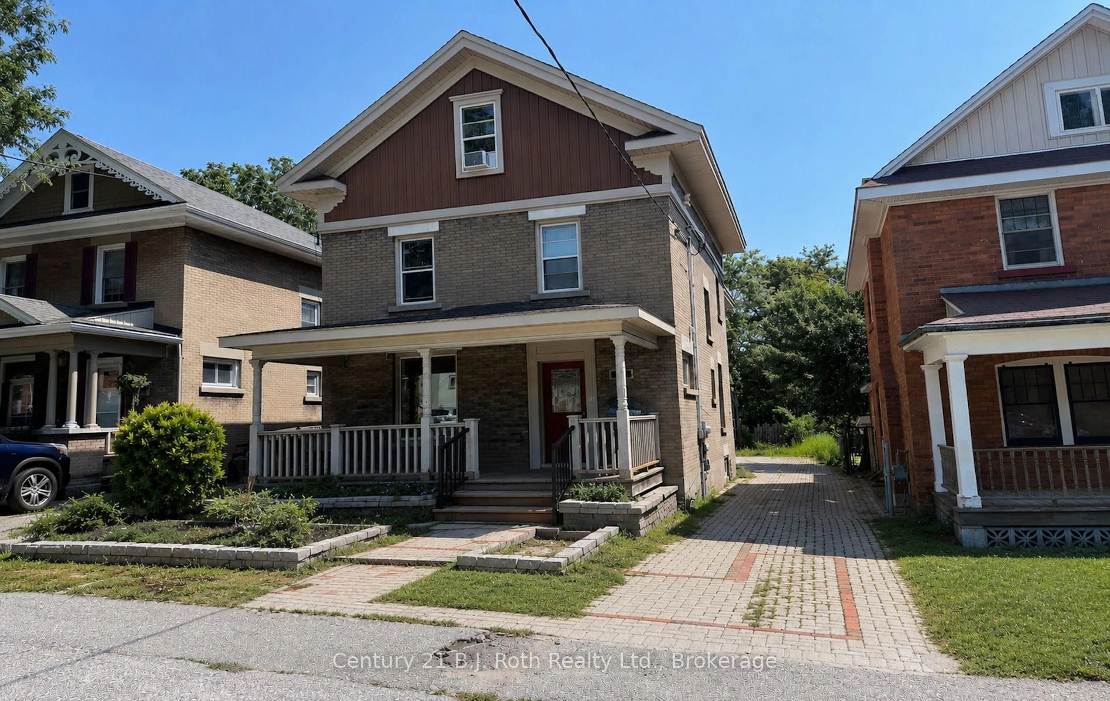 Home with brick exterior material, street for 100 Cameron St, Orillia Ontario L3V 5R7
