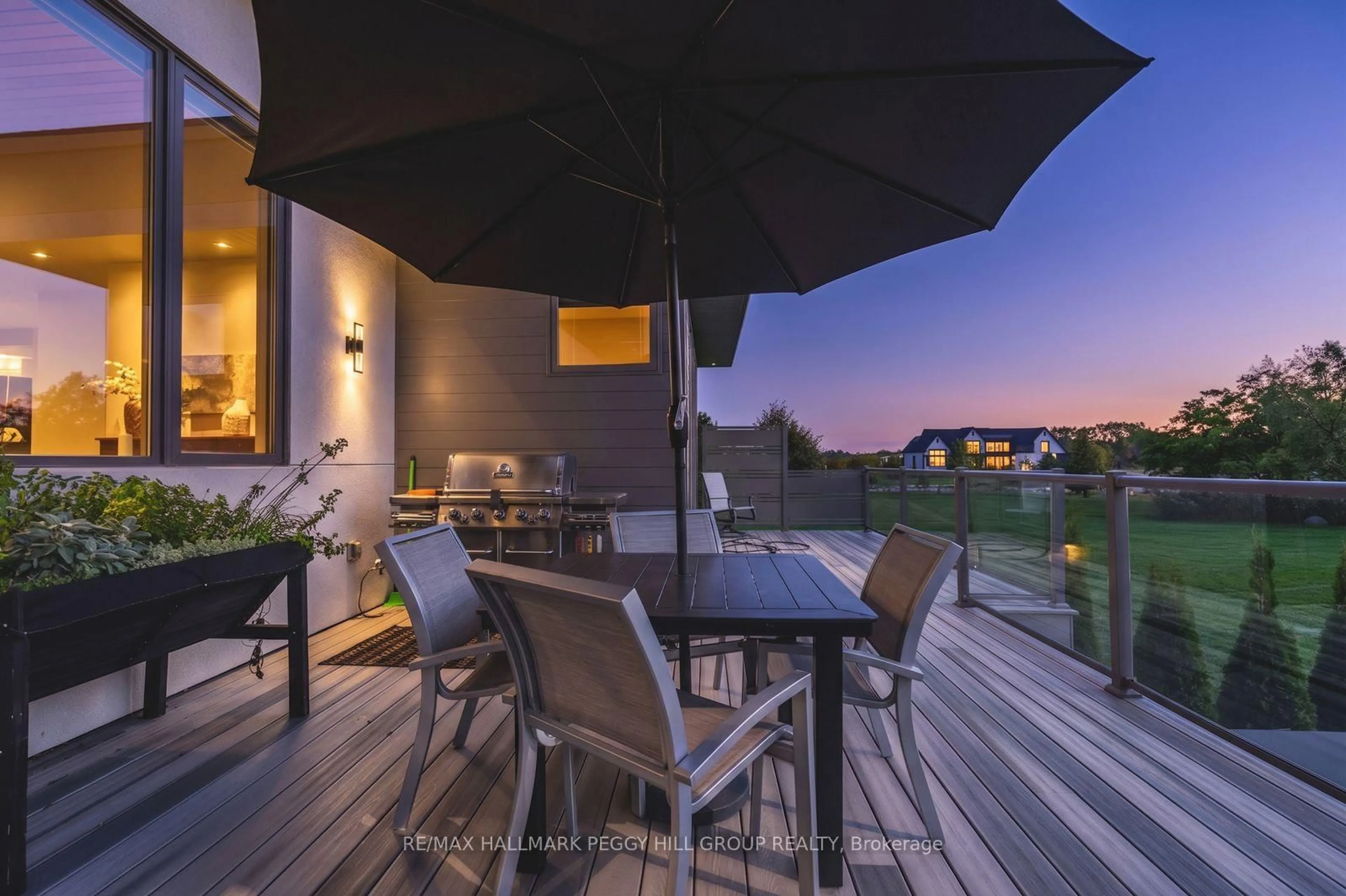 Patio, street for 7 Meadowlark Way, Collingwood Ontario L9Y 0K1