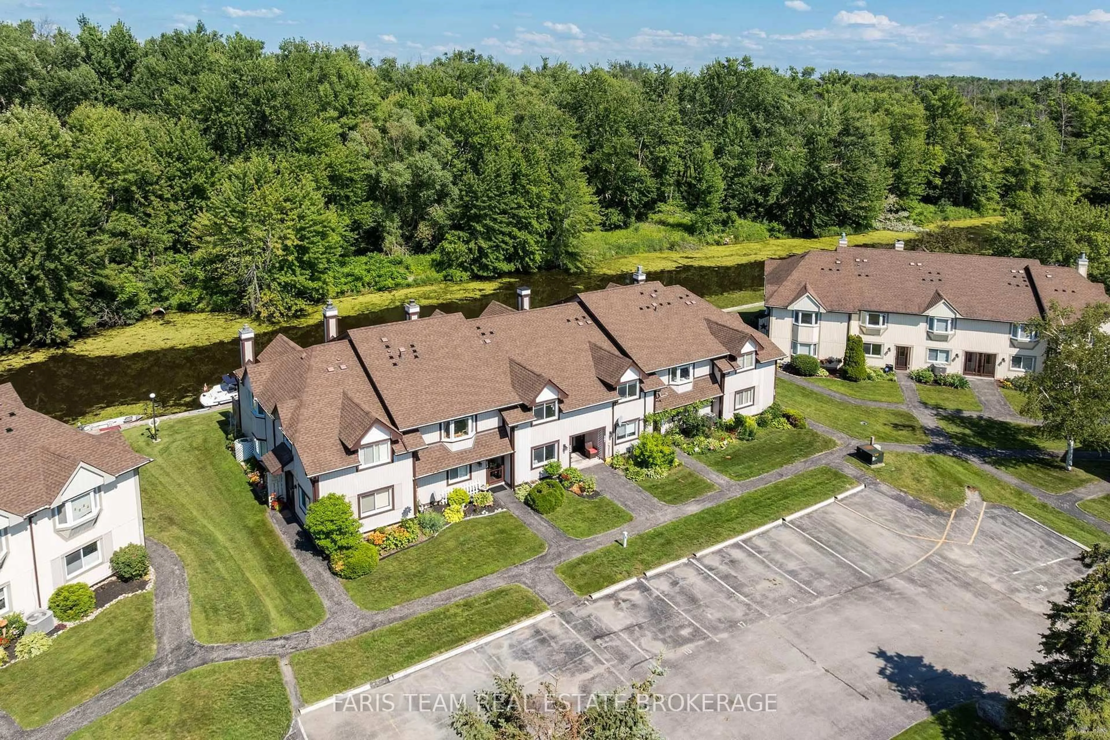 A pic from outside/outdoor area/front of a property/back of a property/a pic from drone, building for 21 Laguna Pkwy #16, Ramara Ontario L0K 1B0