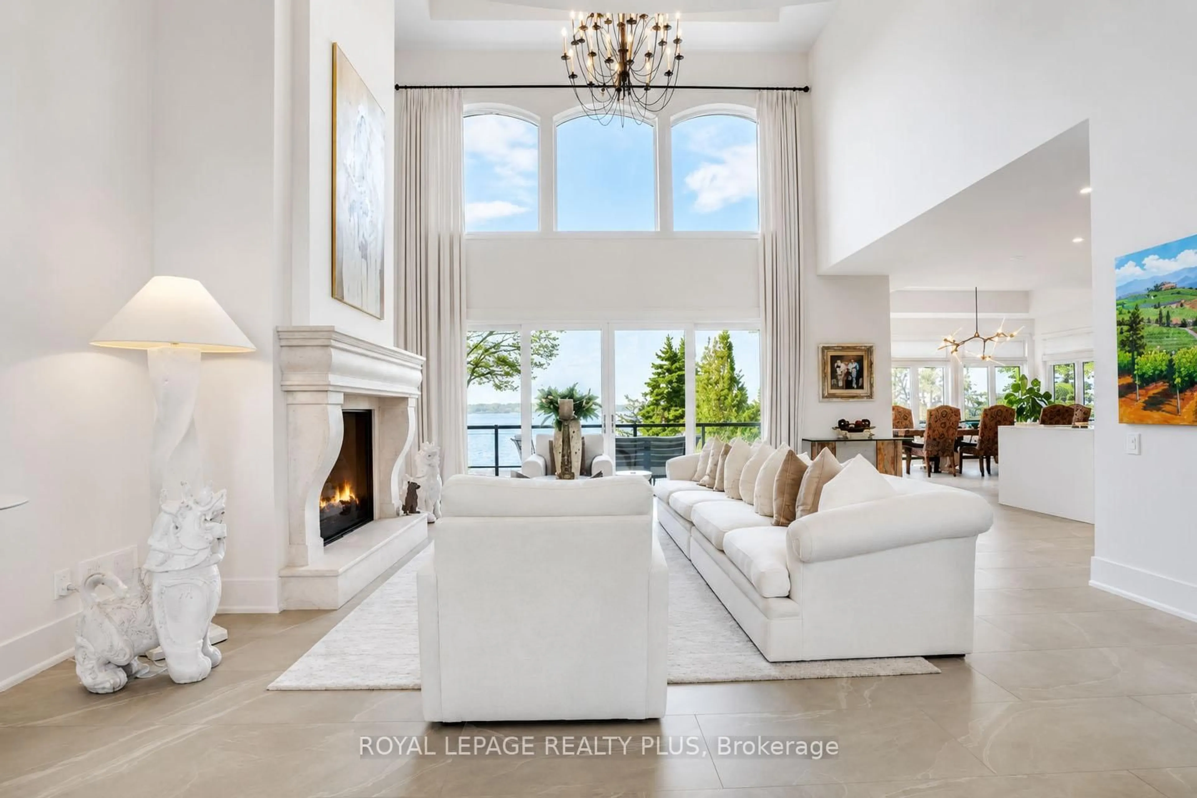 Living room with furniture, ceramic/tile floor for 39 Plunkett Crt, Barrie Ontario L4N 6M3