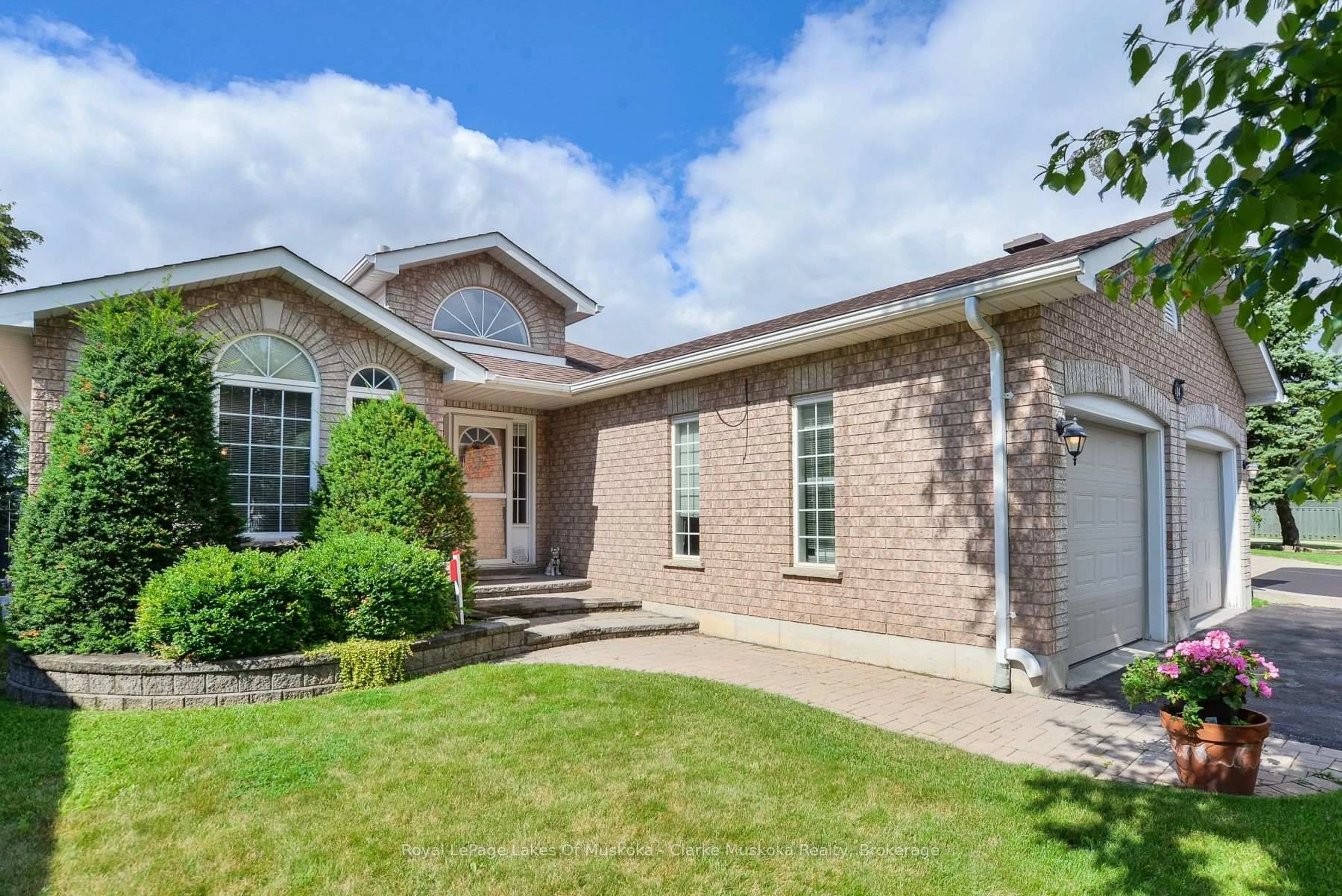 Home with brick exterior material, street for 14 Palmer Dr, Barrie Ontario L4M 6V9