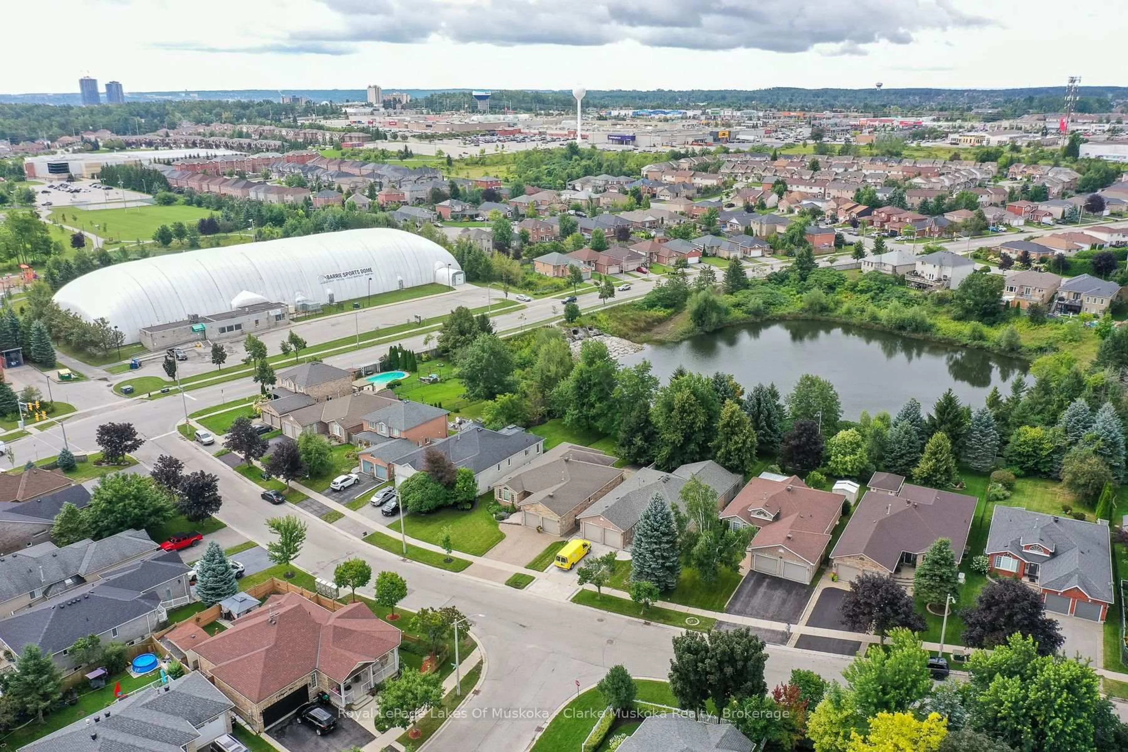 A pic from outside/outdoor area/front of a property/back of a property/a pic from drone, water/lake/river/ocean view for 14 Palmer Dr, Barrie Ontario L4M 6V9