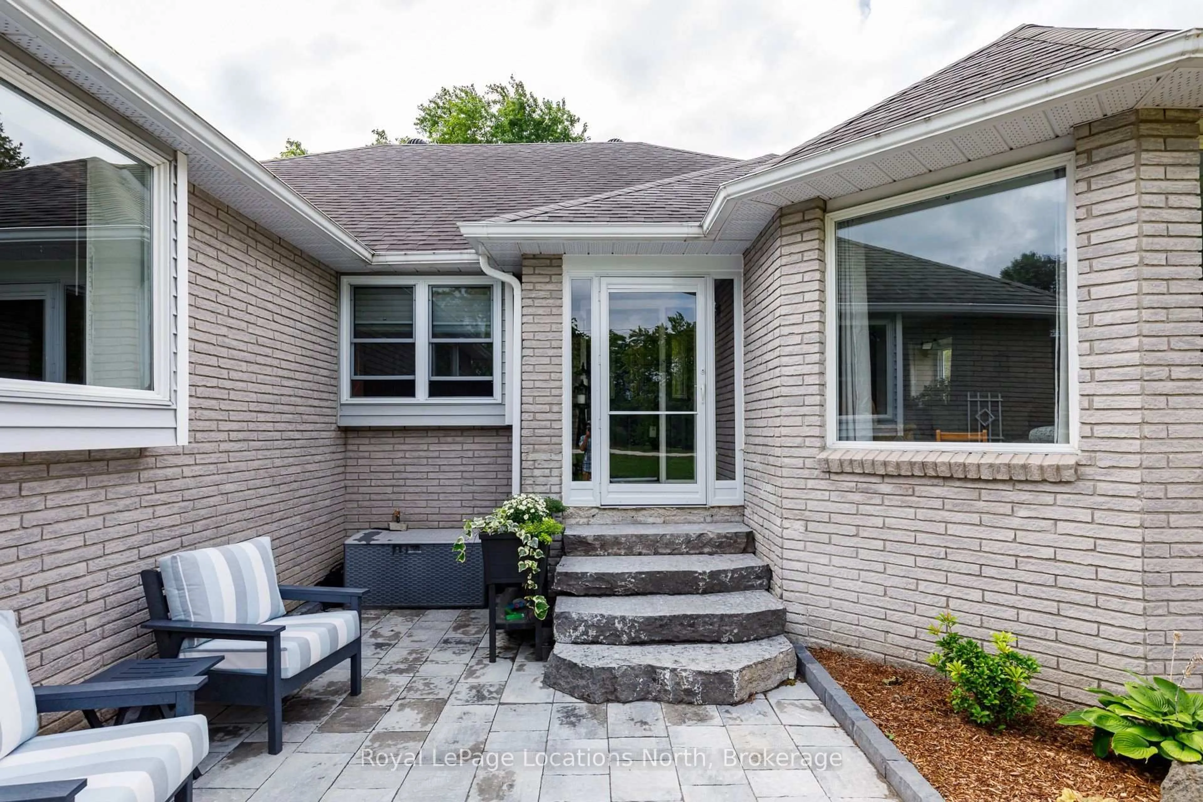 Home with brick exterior material, street for 277 Christopher St, Clearview Ontario L0M 1S0