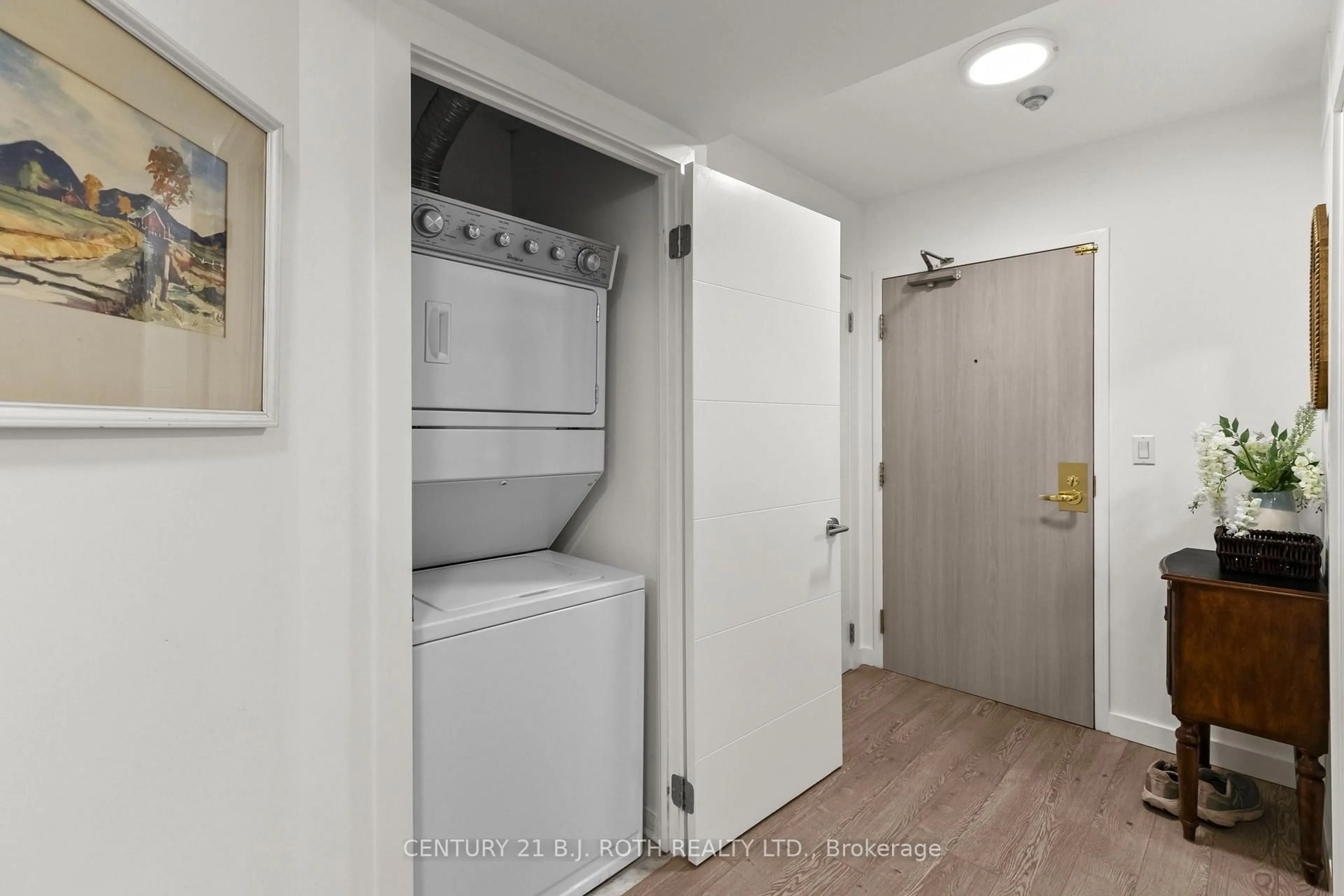 Laundry room for 150 Dunlop St #911, Barrie Ontario L4M 6H1