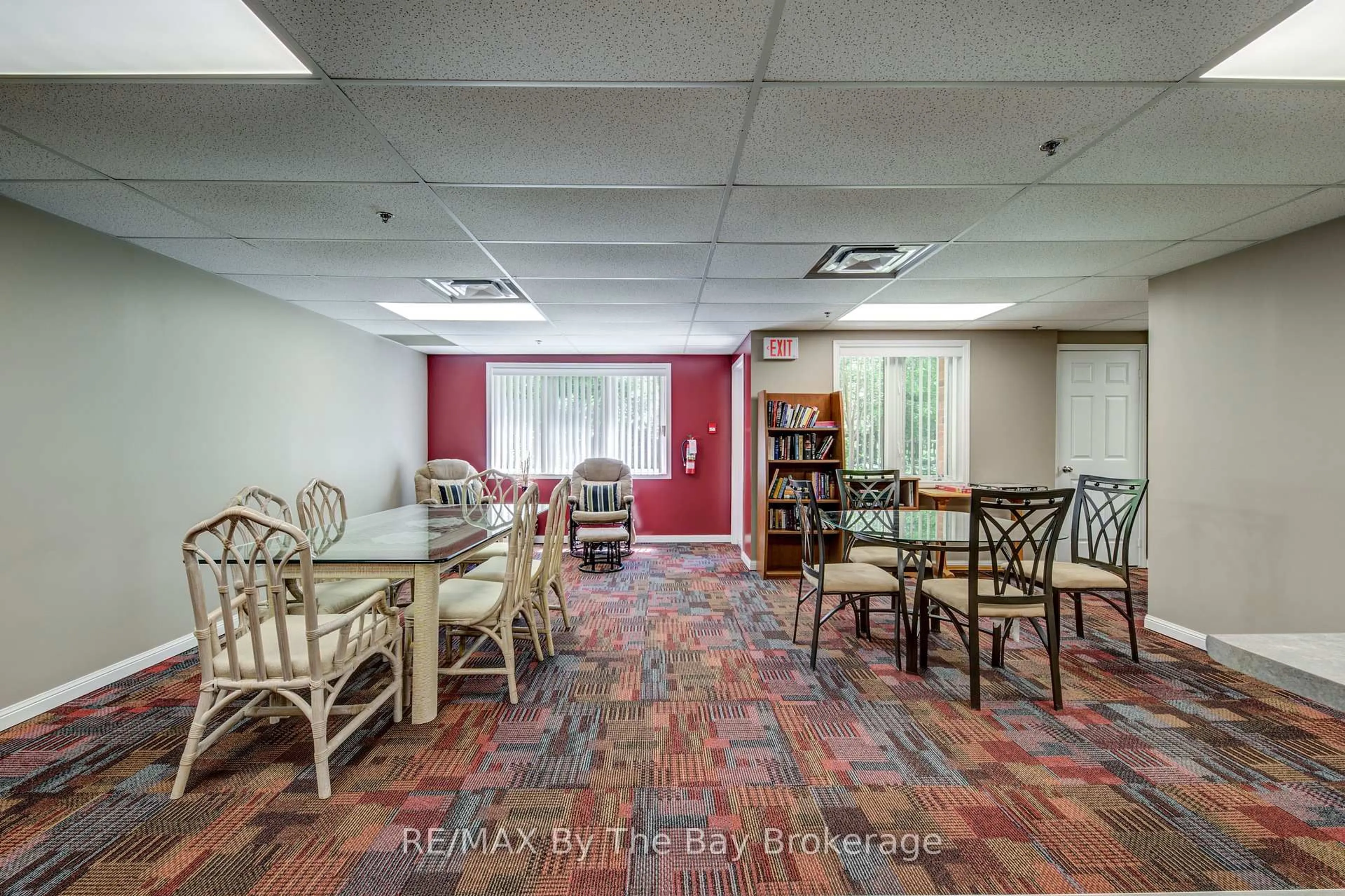 Dining room, unknown for 16 Westbury Rd #202, Wasaga Beach Ontario L9Z 0B8