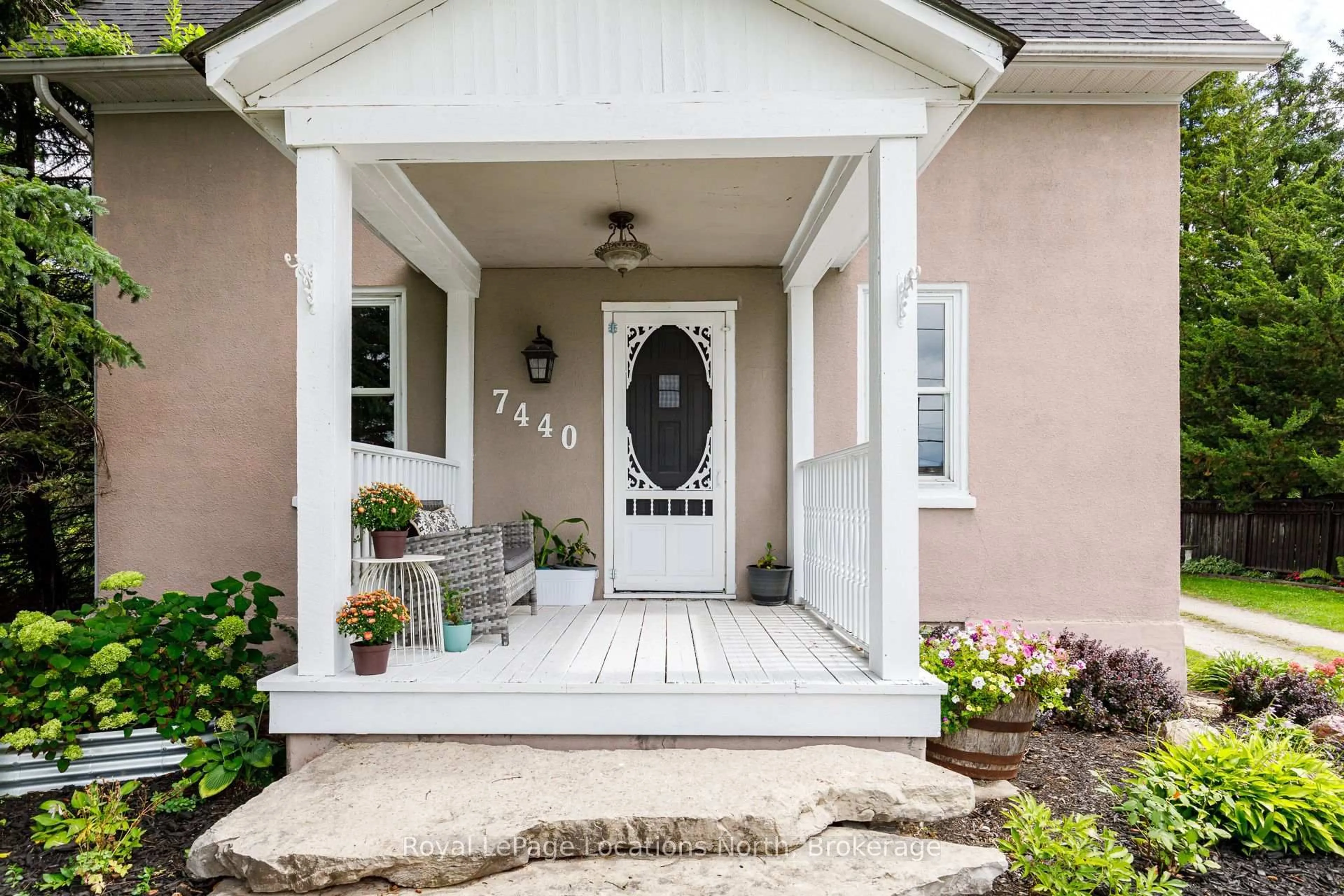 Indoor entryway for 7440 Highway # 26, Clearview Ontario L0M 1S0