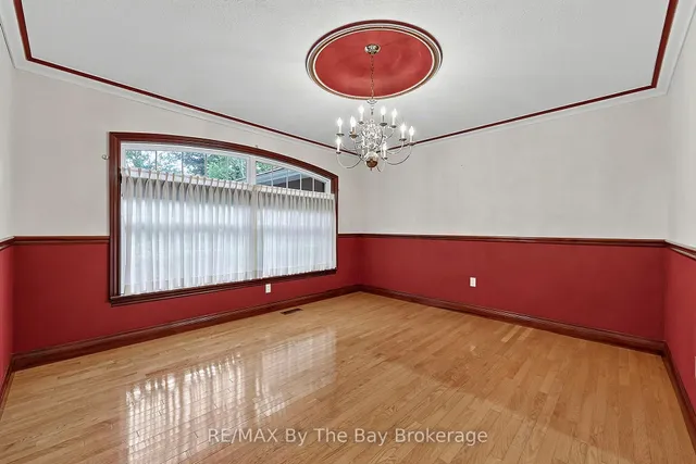 90 Goldfinch Cres, Tiny 3