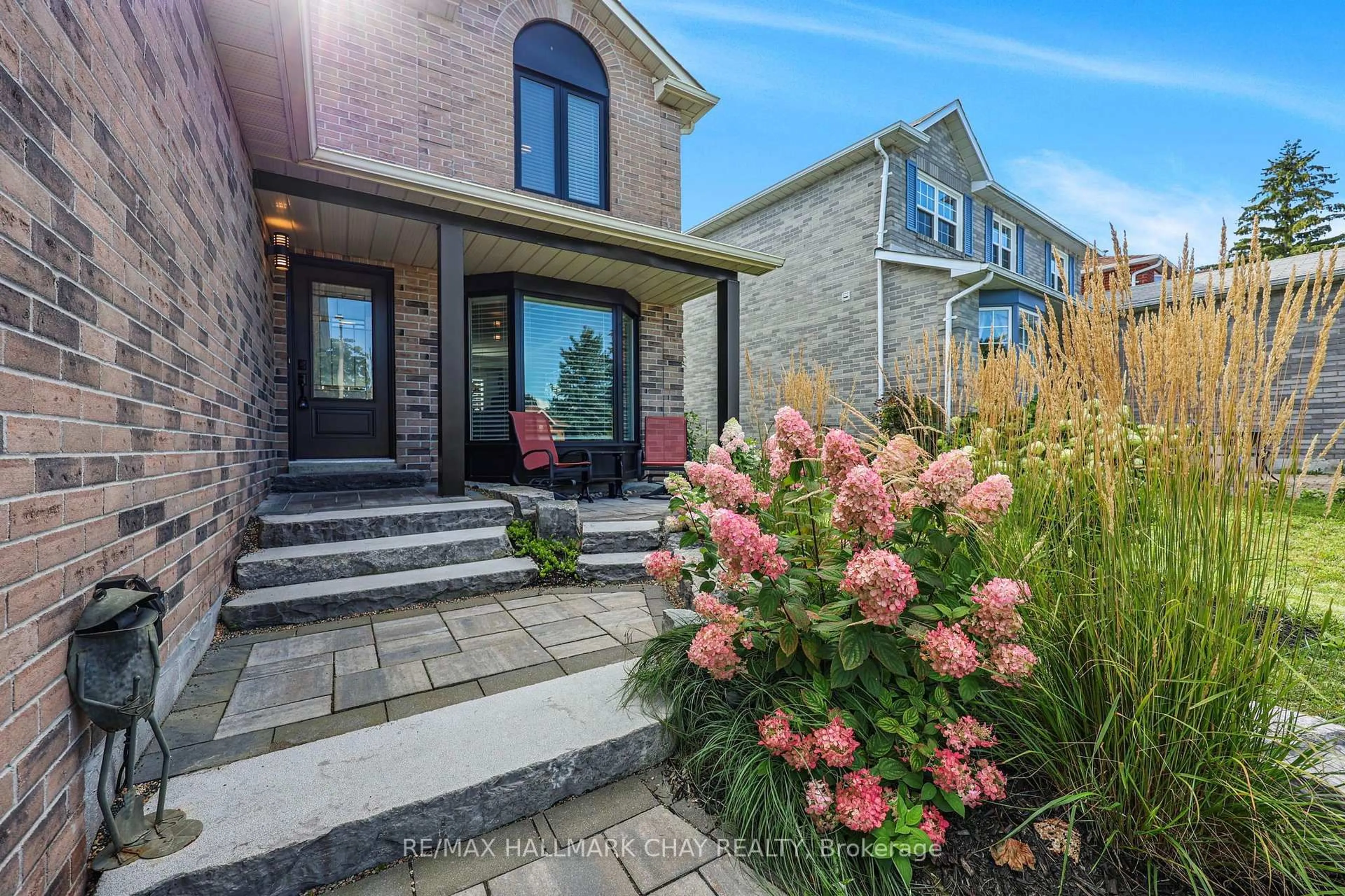 Home with brick exterior material, street for 12 Grasett Cres, Barrie Ontario L4N 6Z8