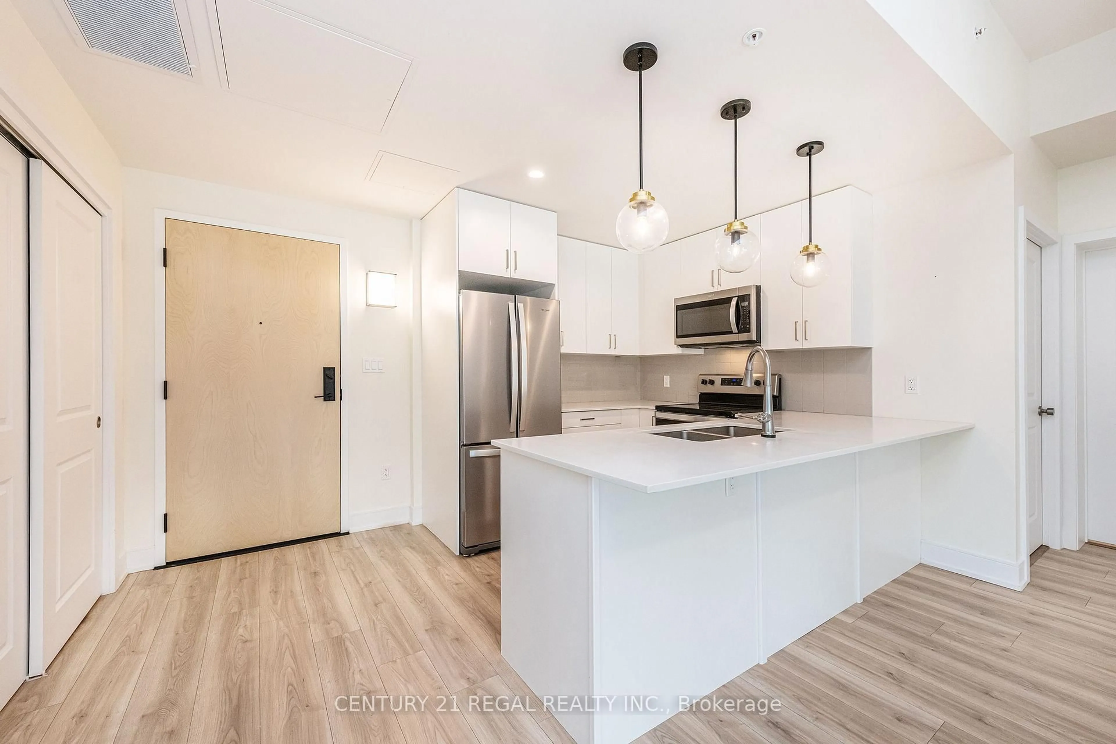 Open concept kitchen, unknown for 121 Mary St #Unit 205, Clearview Ontario L0M 1G0