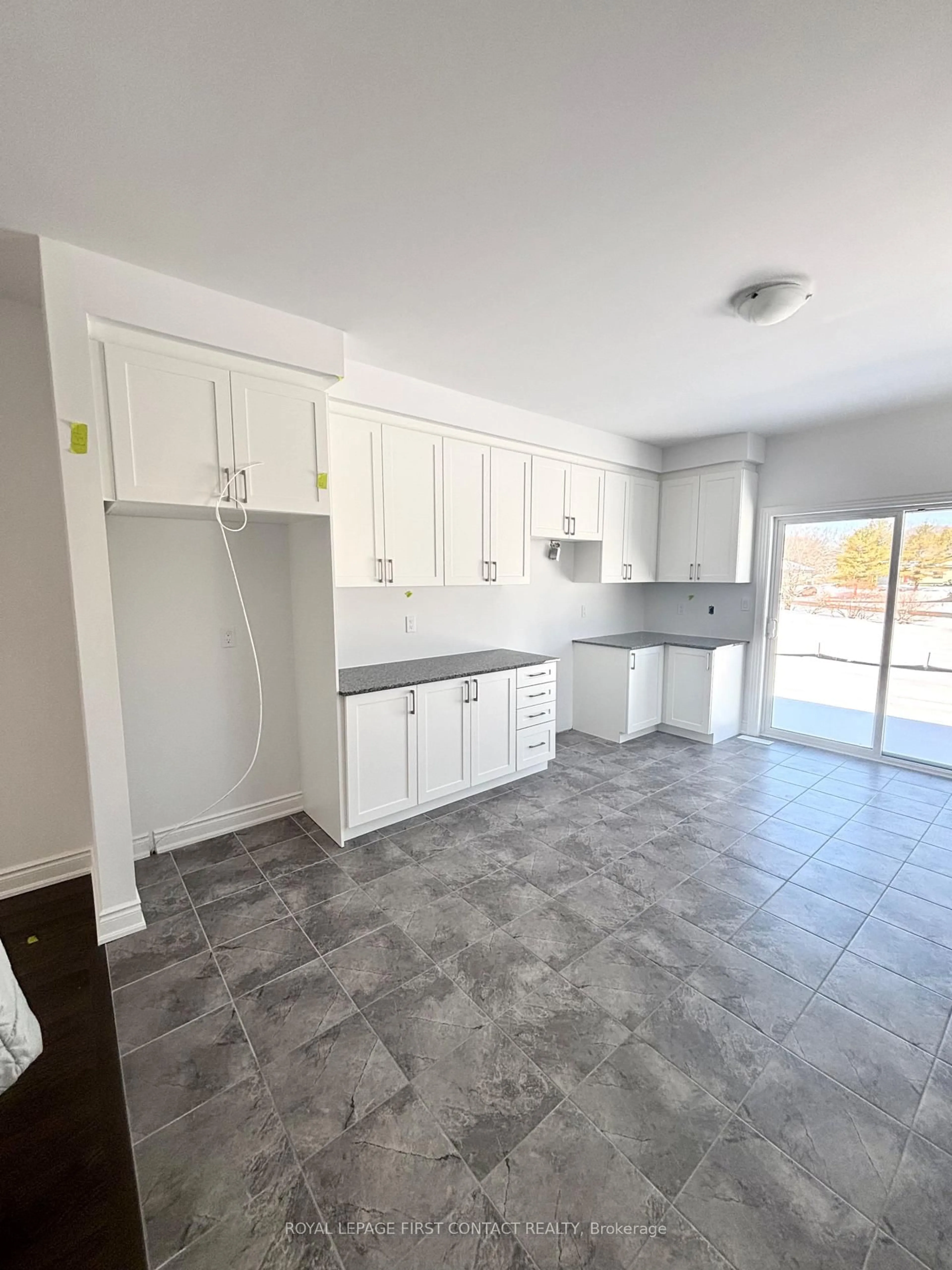 Open concept kitchen, ceramic/tile floor for 6 Misty Ridge Rd, Wasaga Beach Ontario L9Z 0R8