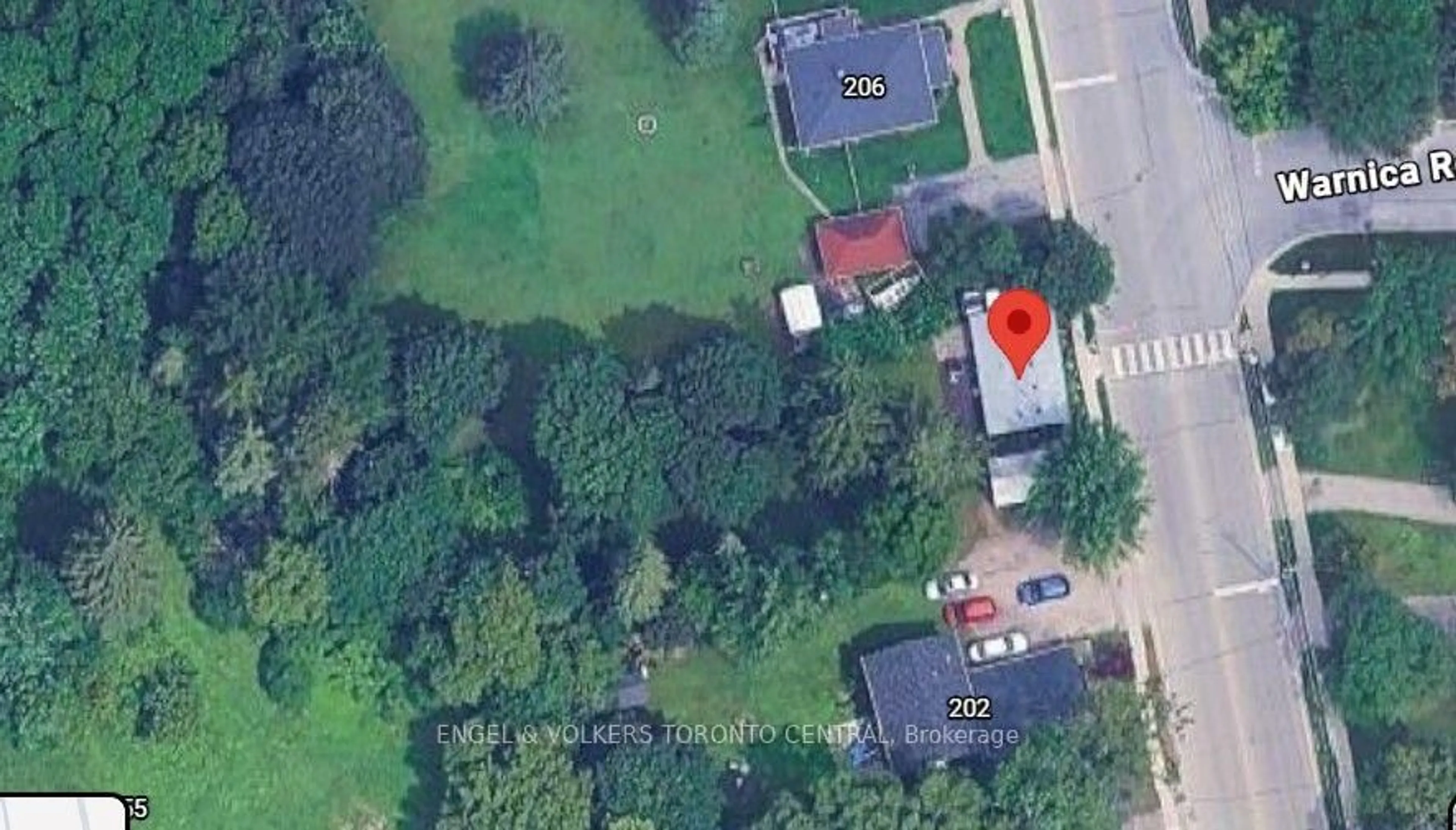 A pic from outside/outdoor area/front of a property/back of a property/a pic from drone, unknown for 204 Cox Mill Rd, Barrie Ontario L4N 4G5