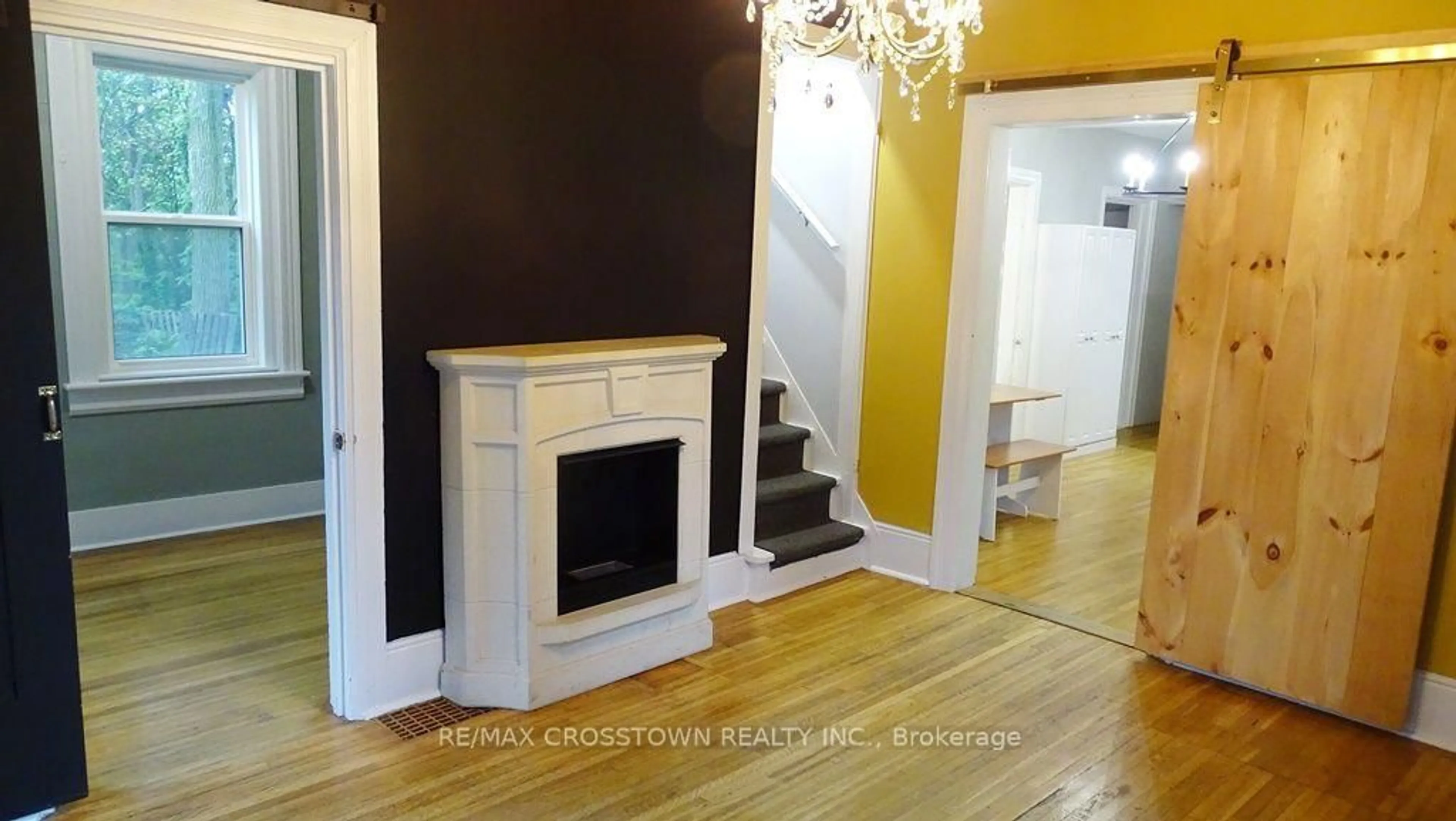 Unknown for 39 Grove St, Barrie Ontario L4N 1M6