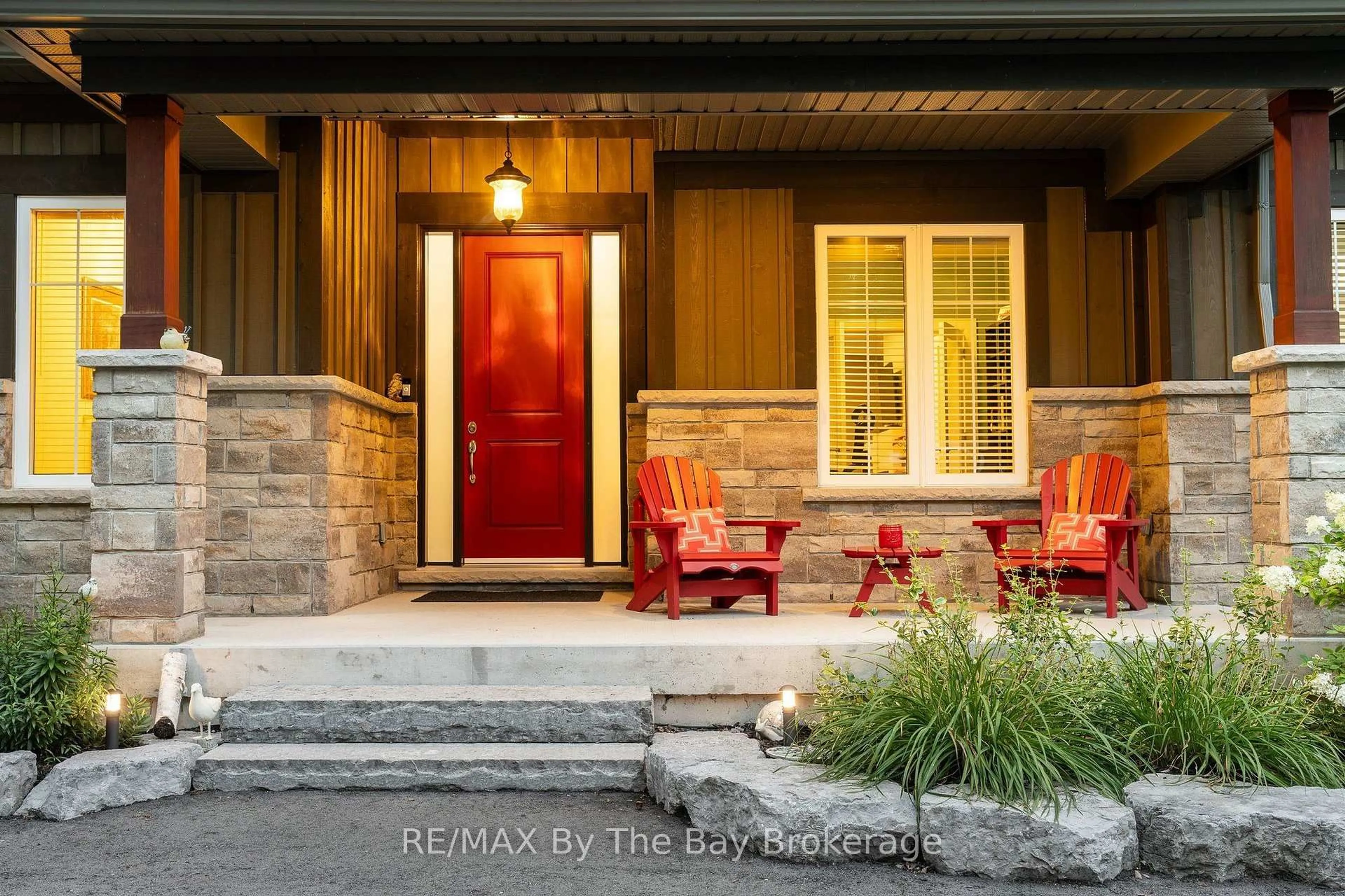 Indoor entryway for 81 Spruce St, Tiny Ontario L0L 1P1