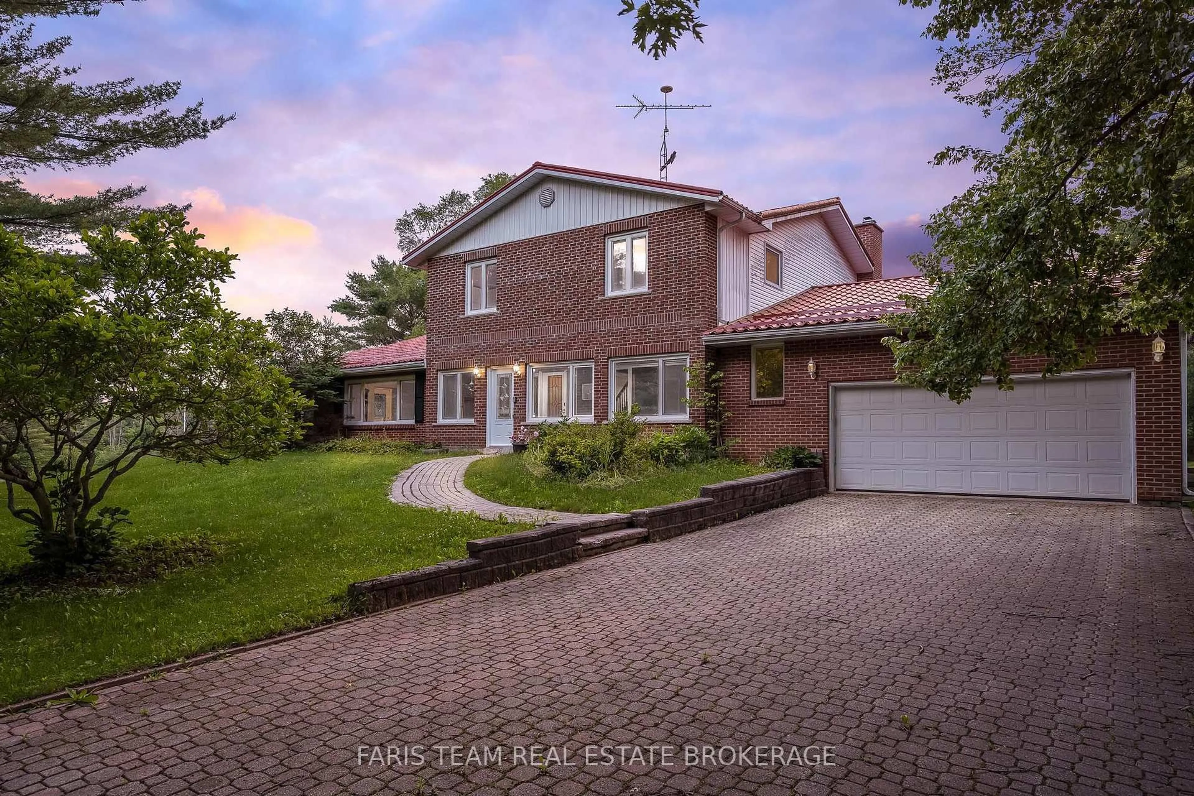 A pic from outside/outdoor area/front of a property/back of a property/a pic from drone, street for 3146 Wasdell Falls Rd, Severn Ontario L0K 2B0