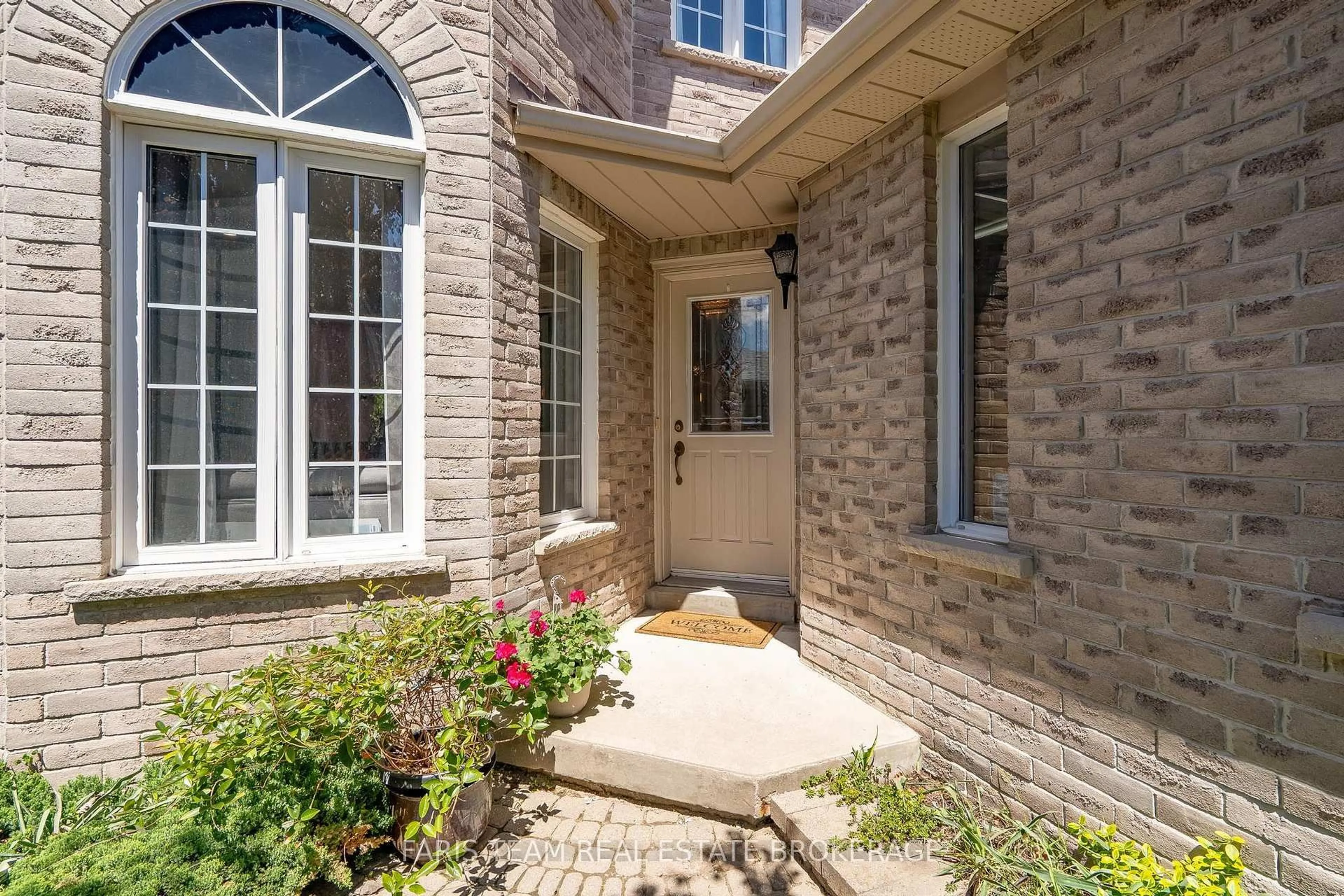 Unknown for 46 Bell St, Barrie Ontario L4N 0H9