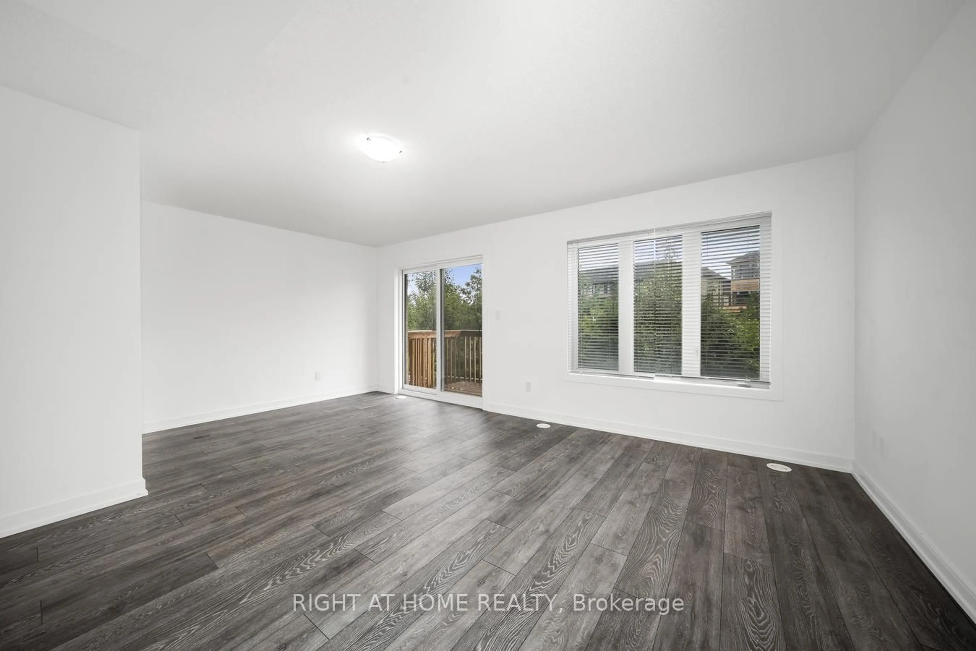 A pic of a room for 6 Blue Forest Cres, Barrie Ontario L9J 0N3