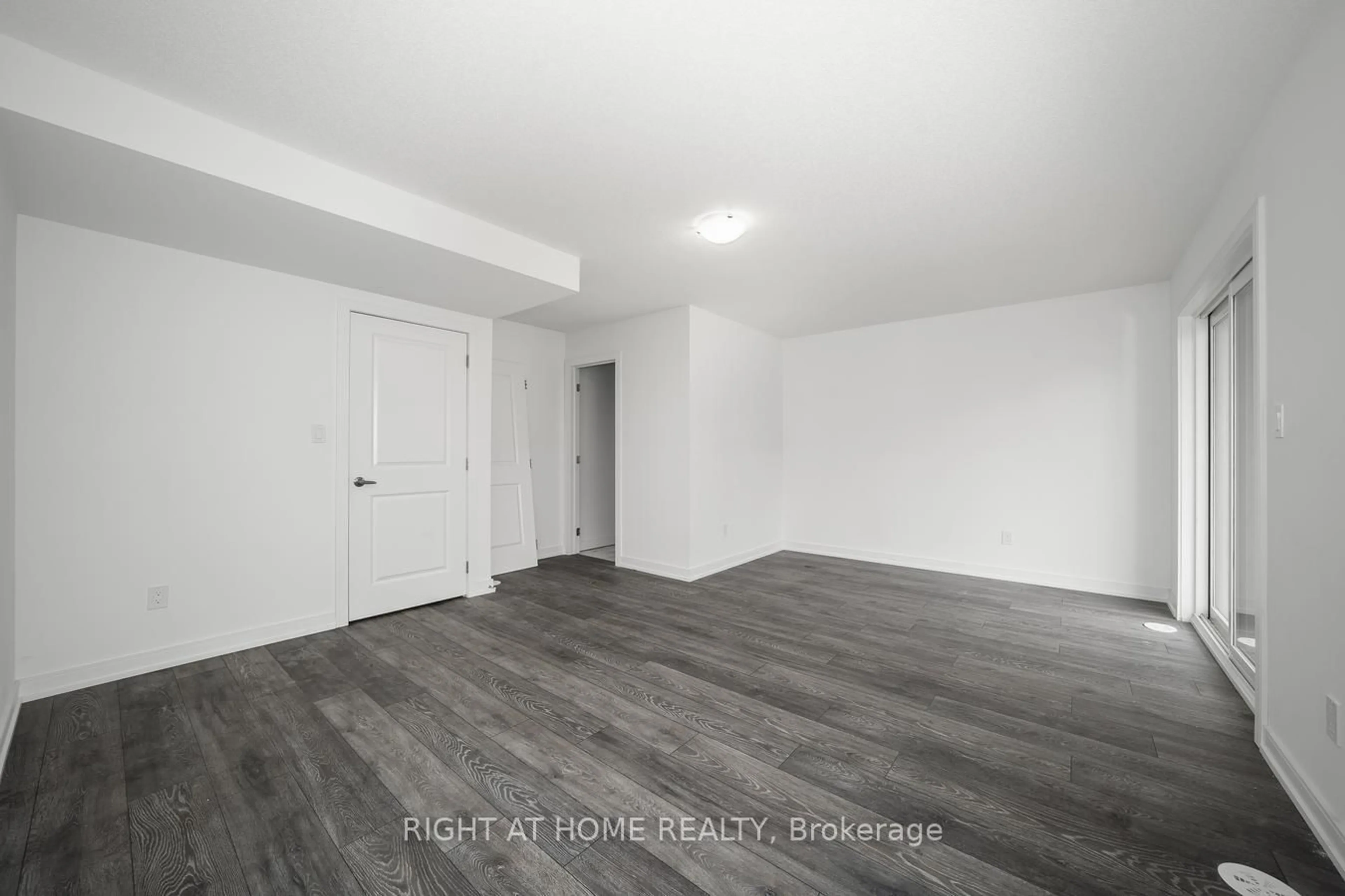 A pic of a room for 6 Blue Forest Cres, Barrie Ontario L9J 0N3