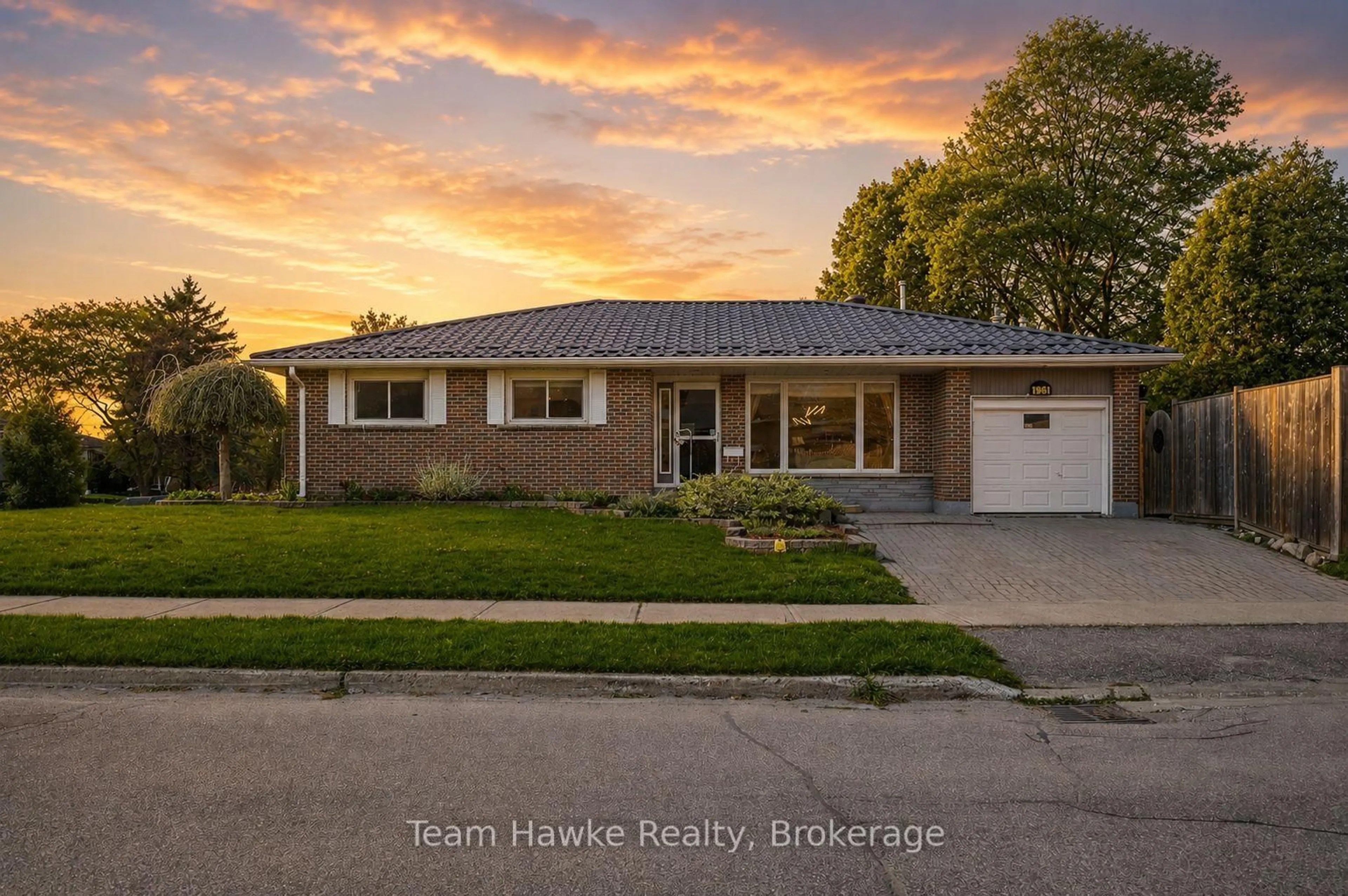 Home with brick exterior material, street for 958 Montreal St, Midland Ontario L4R 1H2