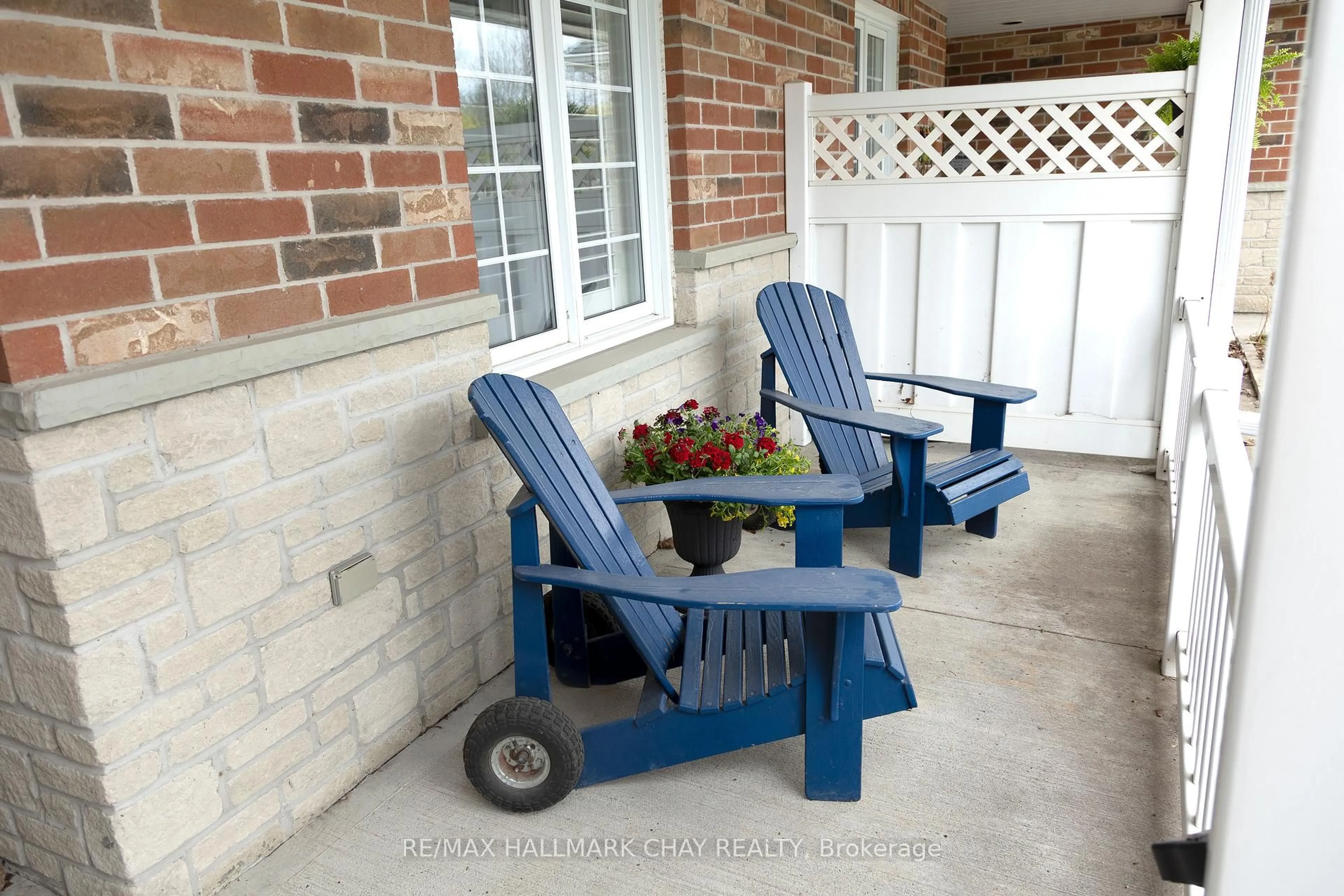 Patio, street for 275 Huron St #11, Clearview Ontario L0M 1S0