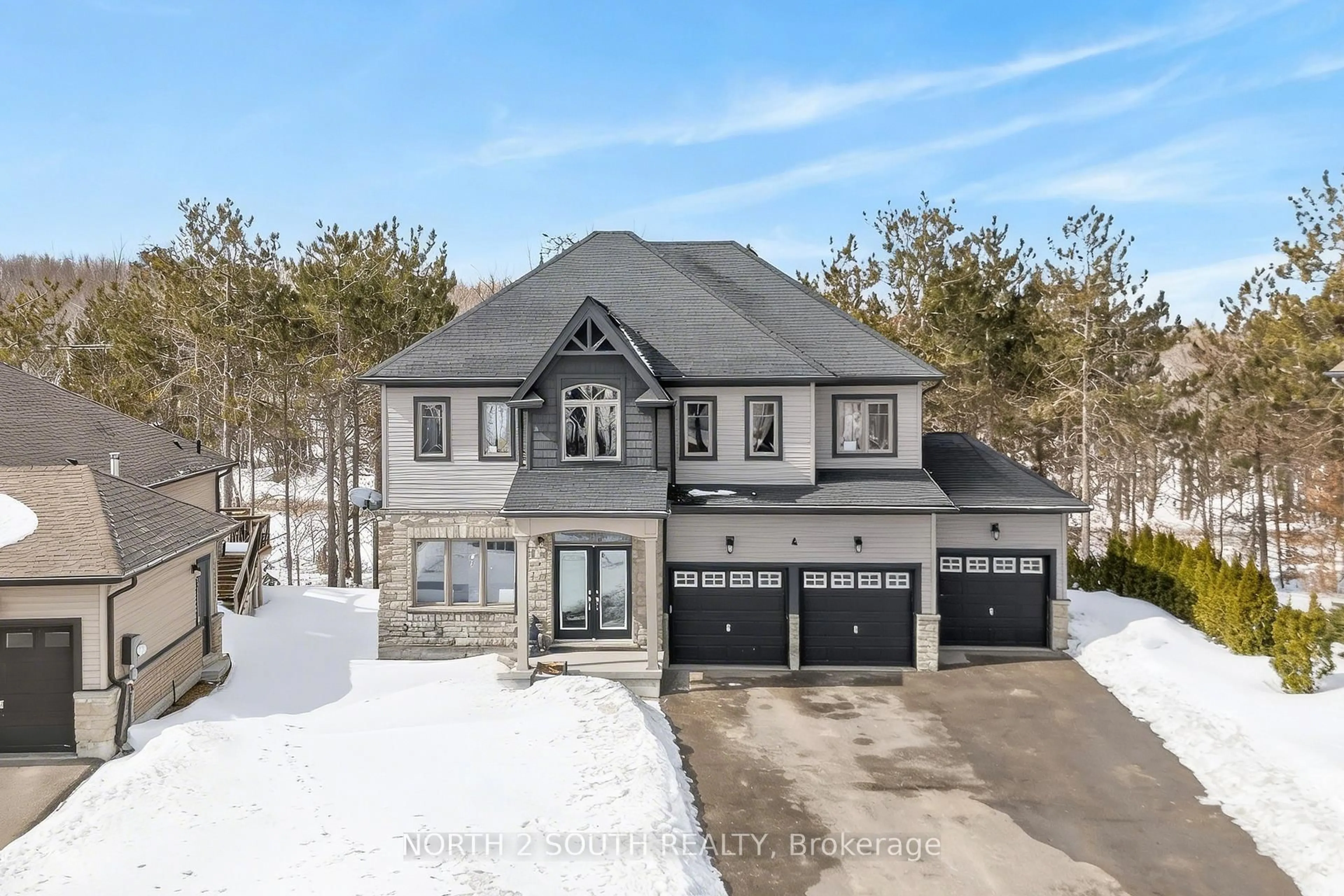 A pic from outside/outdoor area/front of a property/back of a property/a pic from drone, street for 4 Boville Crt, Oro-Medonte Ontario L0L 2L0