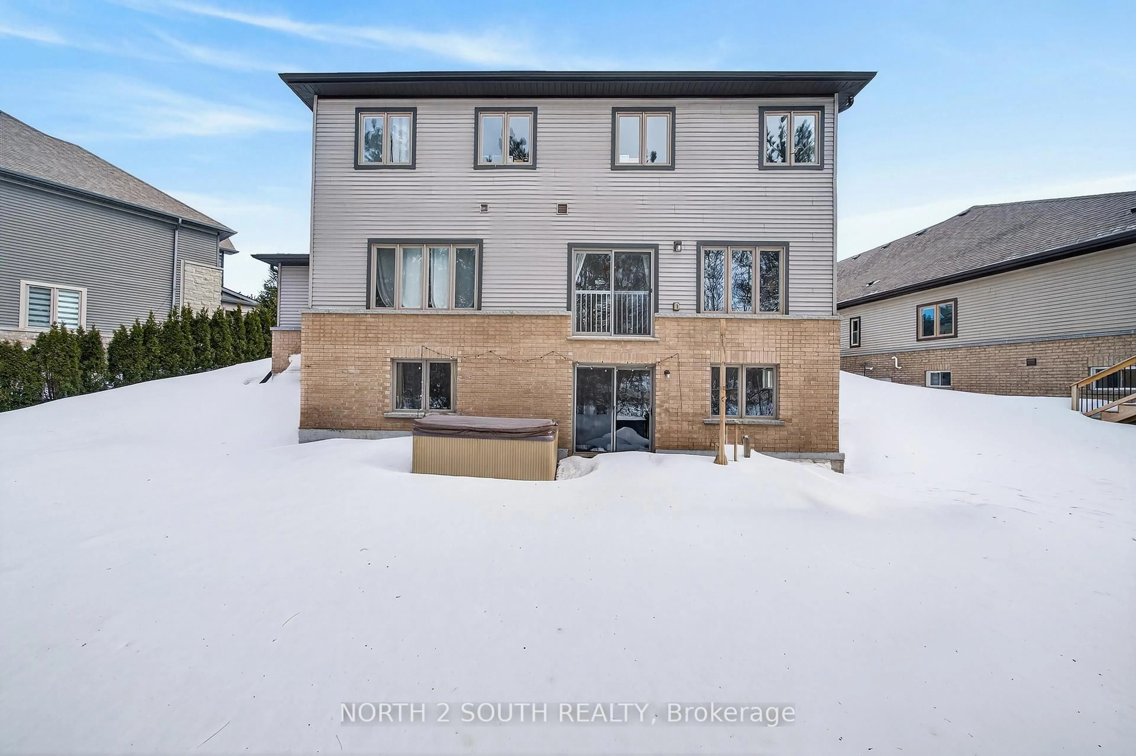 Unknown for 4 Boville Crt, Oro-Medonte Ontario L0L 2L0