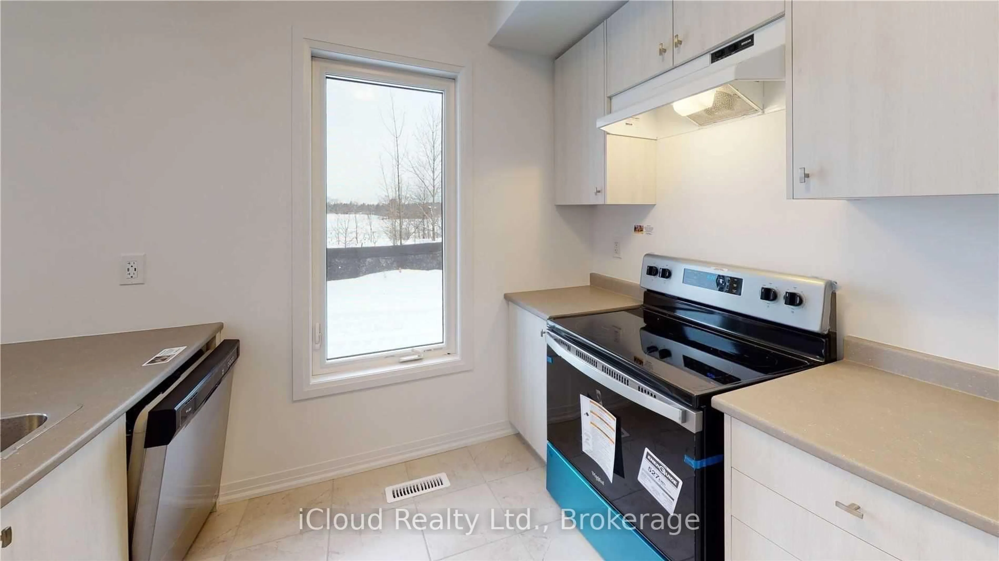 Standard kitchen, unknown for 58 Brown Bear St, Barrie Ontario L9J 0H8