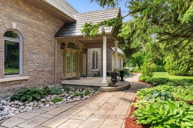 339 Champlain Rd, Penetanguishene 5