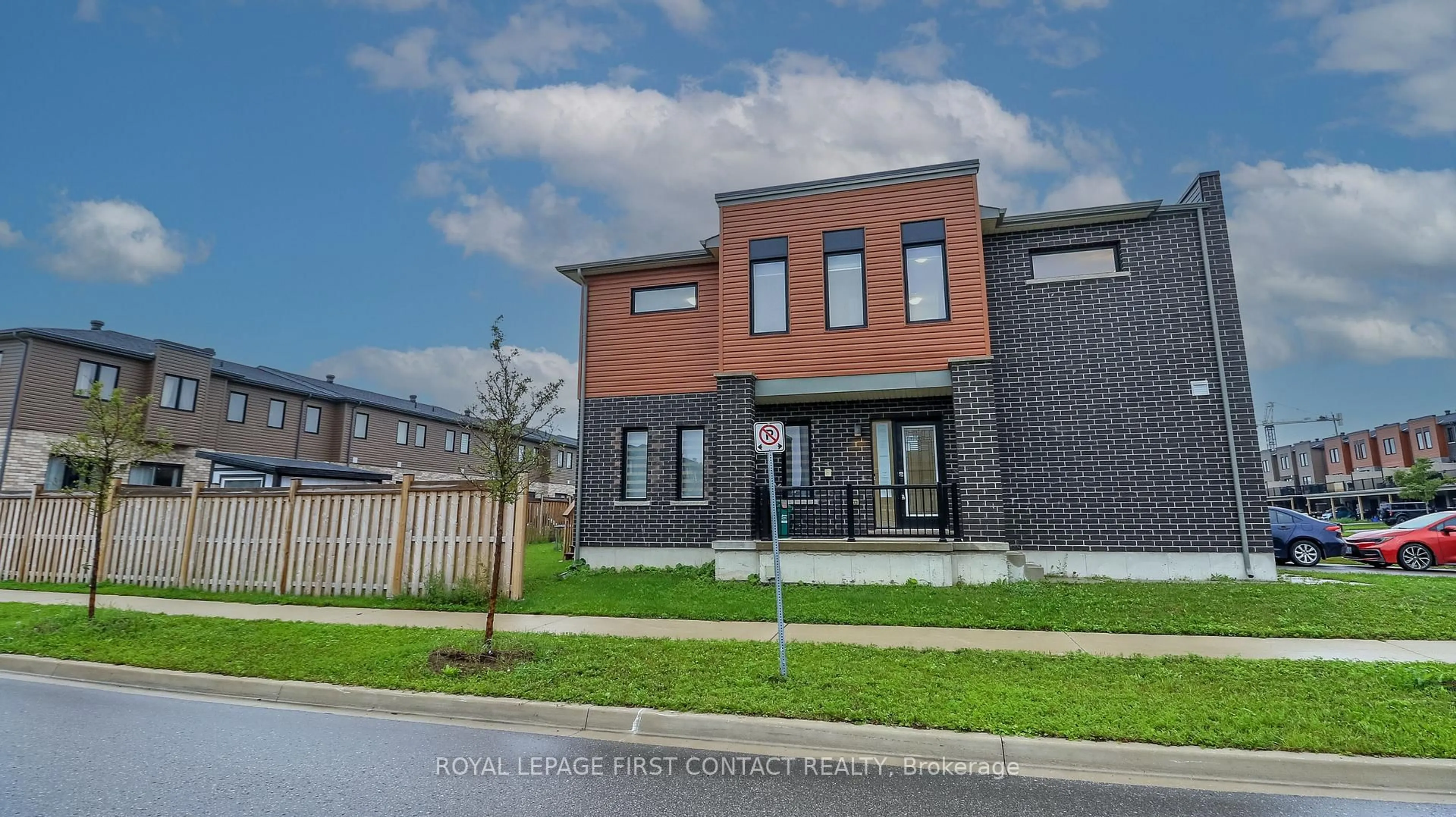Home with brick exterior material, street for 92 Fairlane Ave, Barrie Ontario L9J 0M9