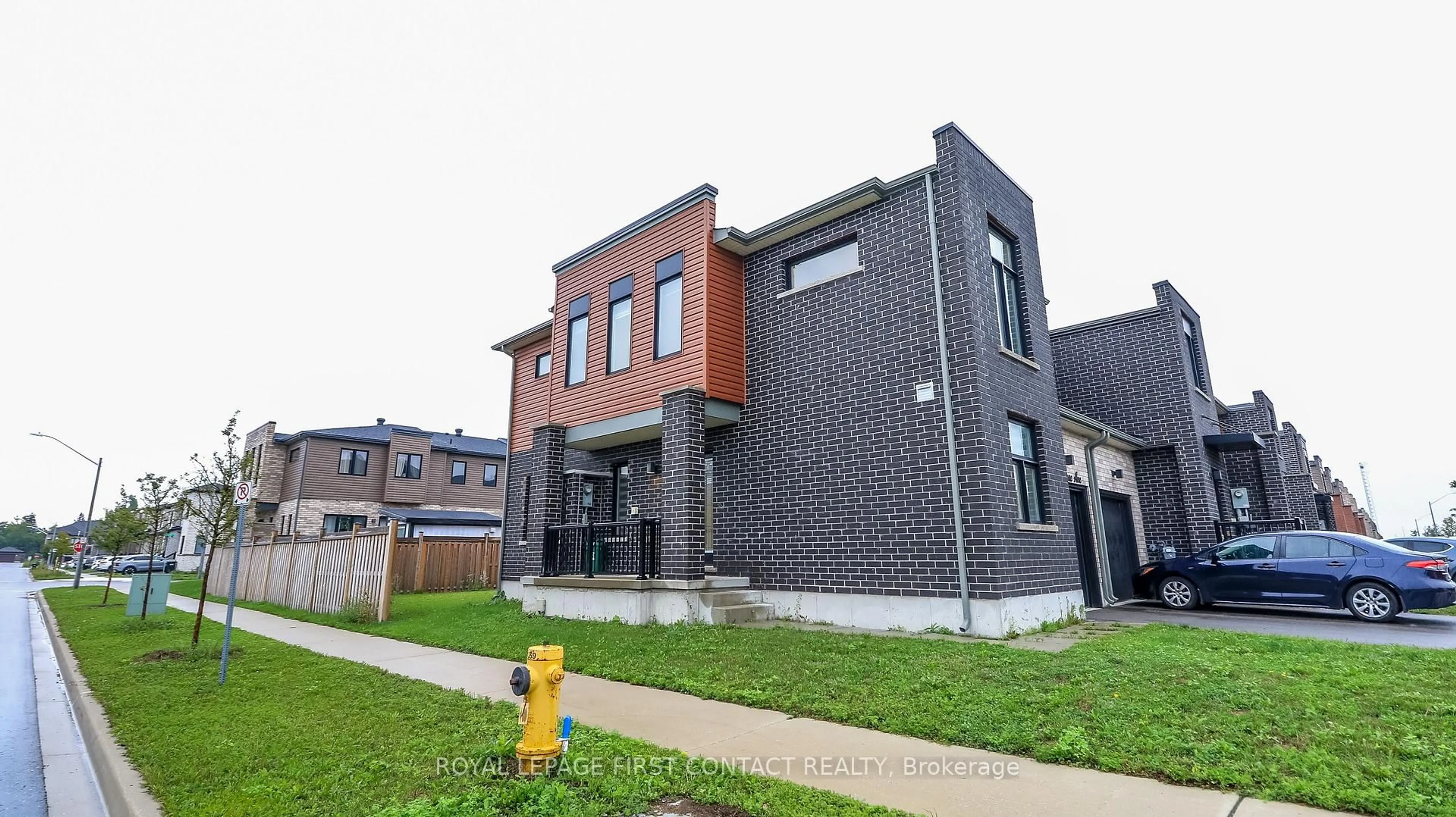 Home with brick exterior material, street for 92 Fairlane Ave, Barrie Ontario L9J 0M9