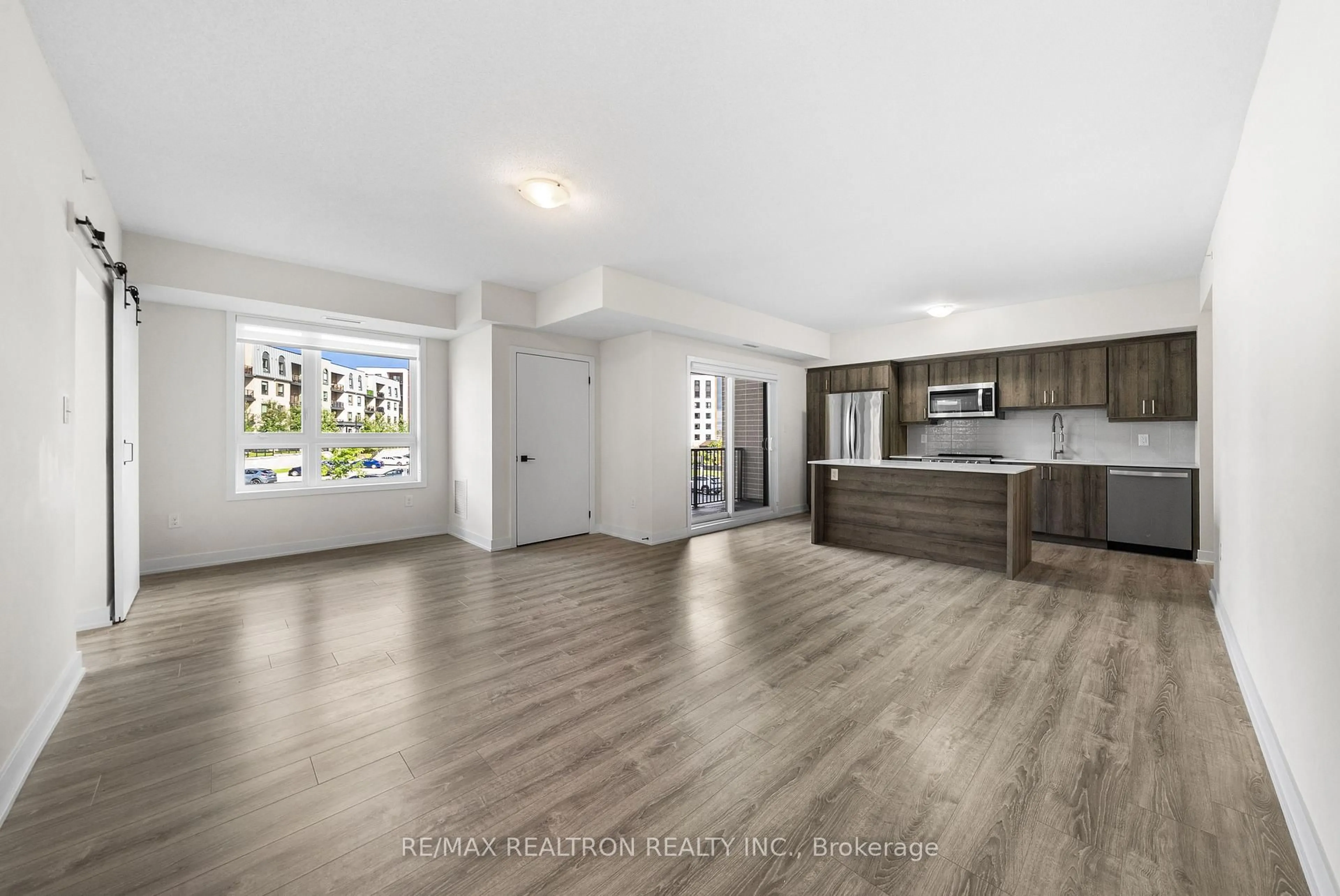 Open concept kitchen, unknown for 5 Chef Lane #13, Barrie Ontario L9J 0J8