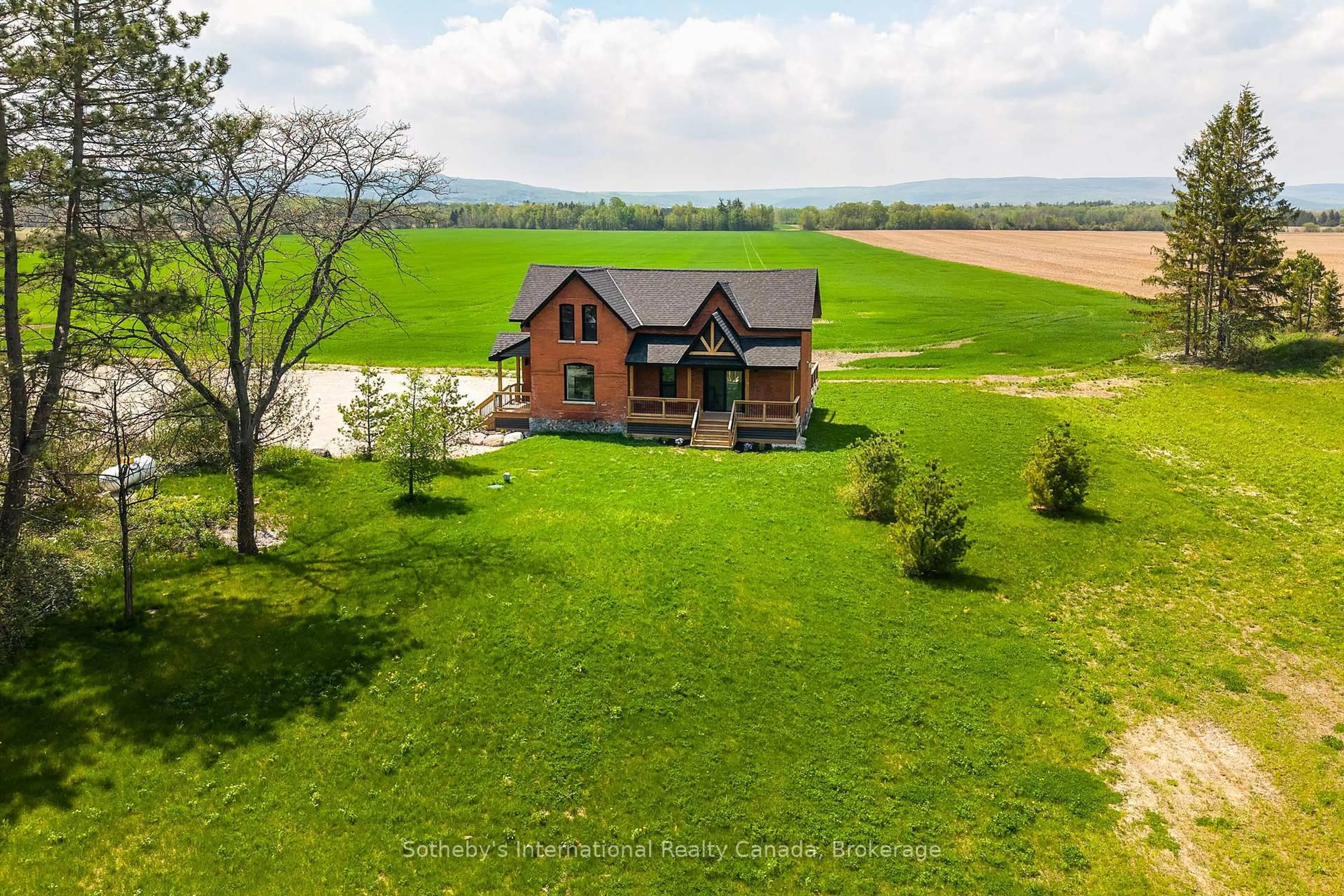 A pic from outside/outdoor area/front of a property/back of a property/a pic from drone, water/lake/river/ocean view for 1952 Nottawasaga, Clearview Ontario L0M 1S0