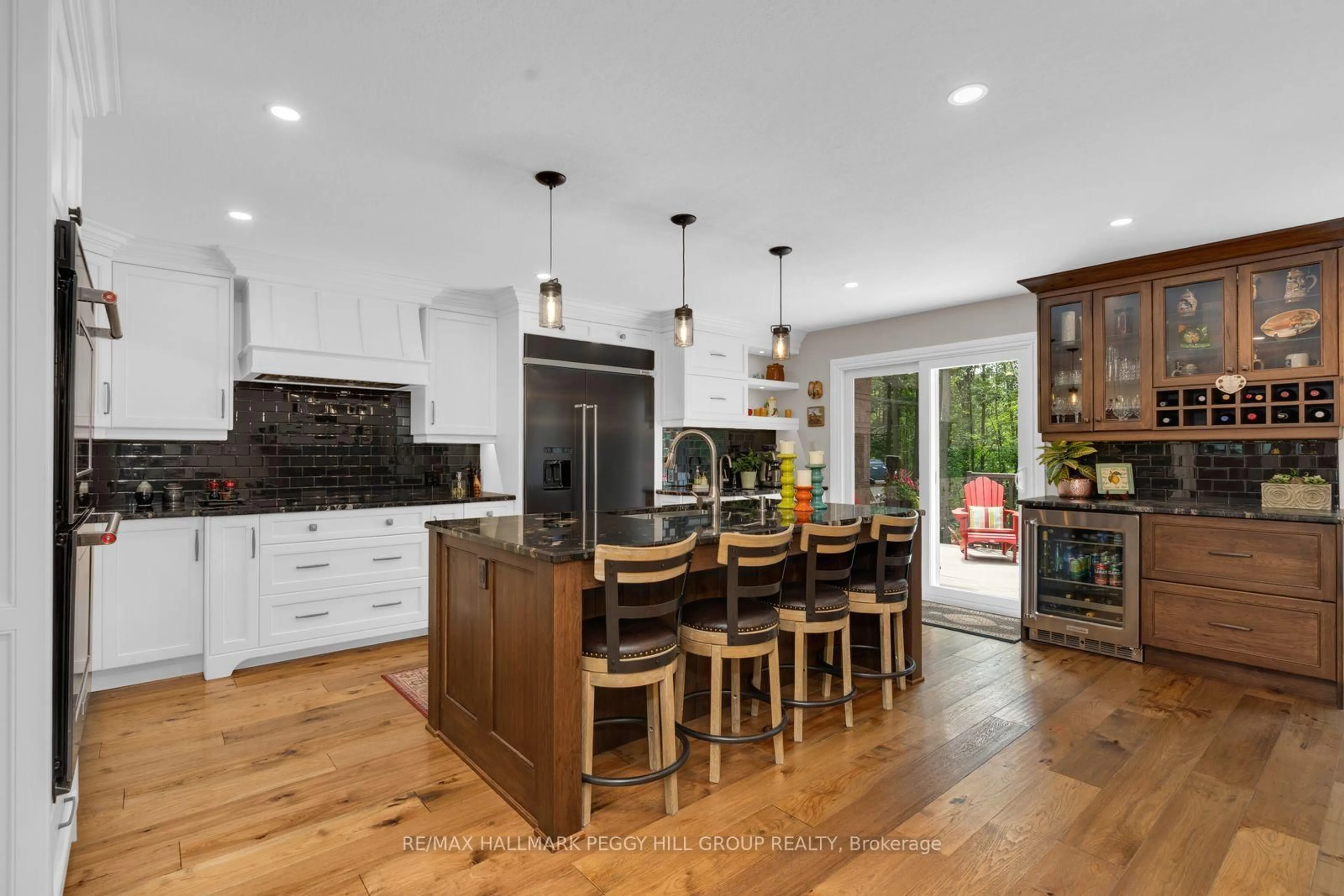 Open concept kitchen, unknown for 6 Maplehill Dr, Oro-Medonte Ontario L0L 2L0