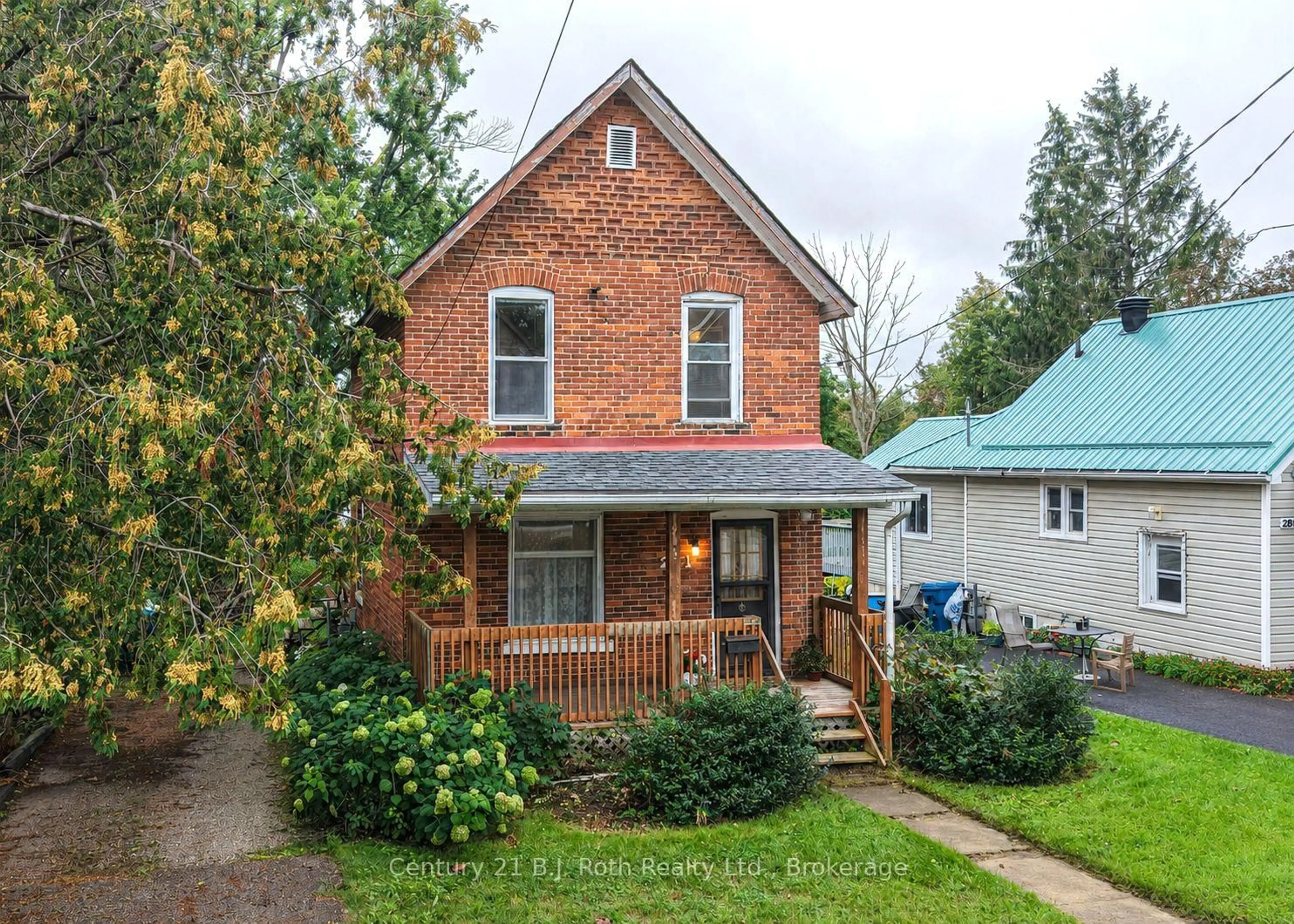 Home with brick exterior material, street for 281 Nottawasaga St, Orillia Ontario L3V 3K5