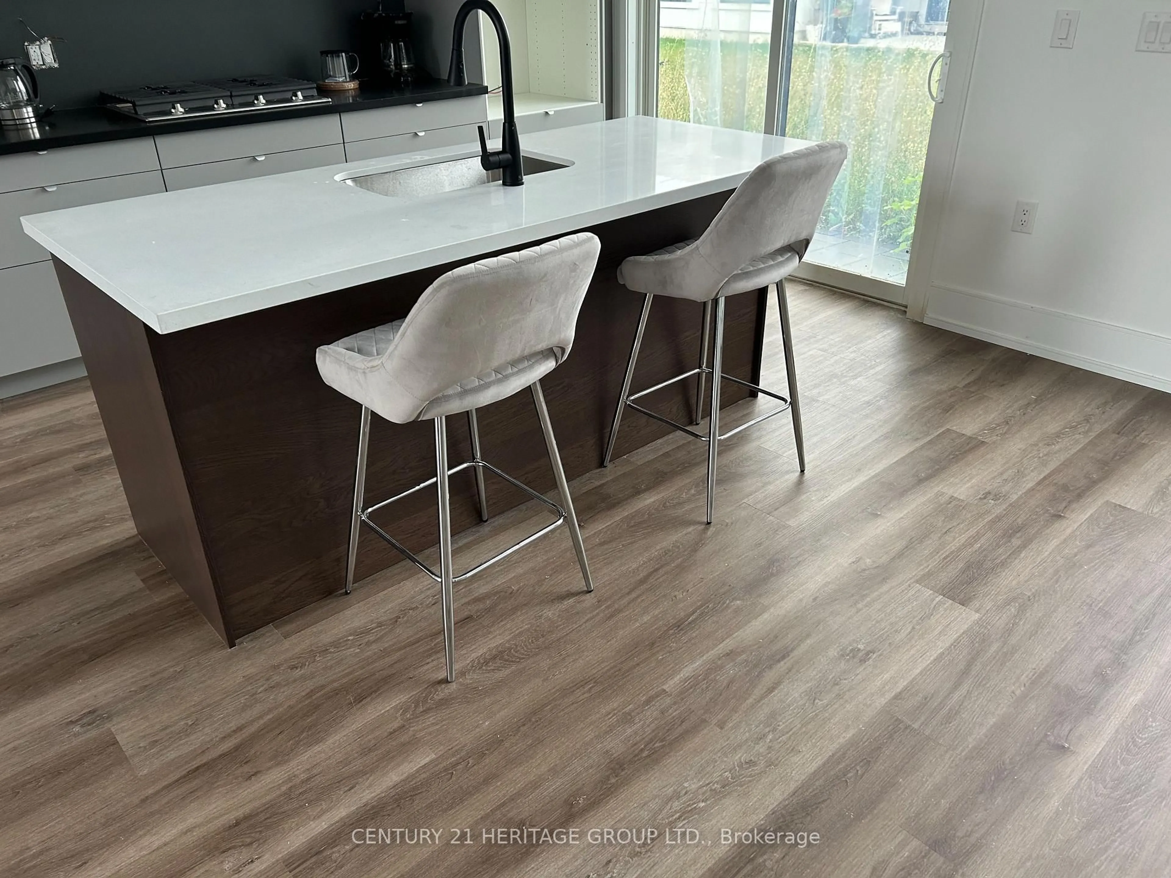 Open concept kitchen, unknown for 3714 Quayside Dr, Severn Ontario L3V 8M9