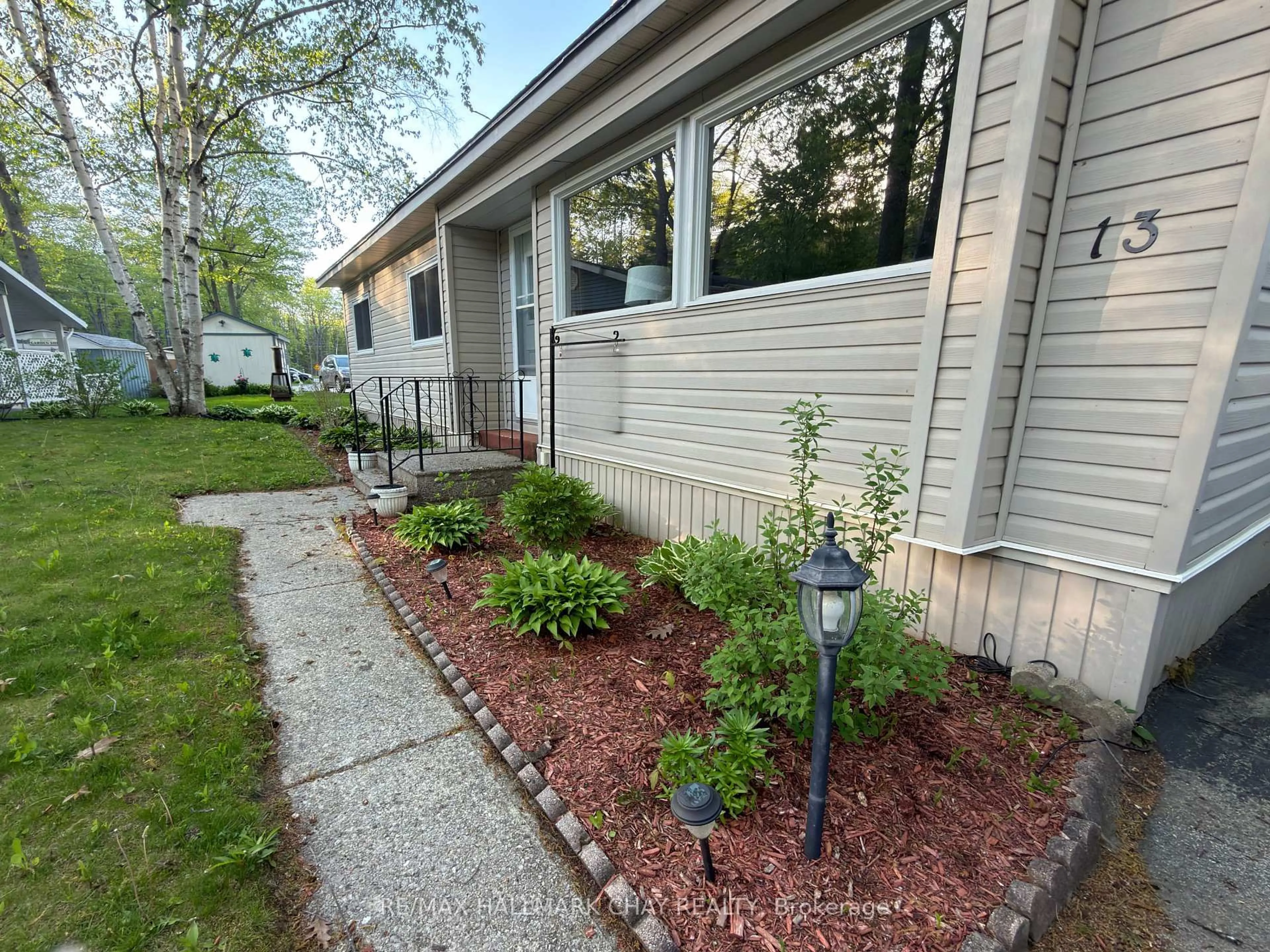 Unknown for 13 Carruthers St, Wasaga Beach Ontario L9Z 1K2