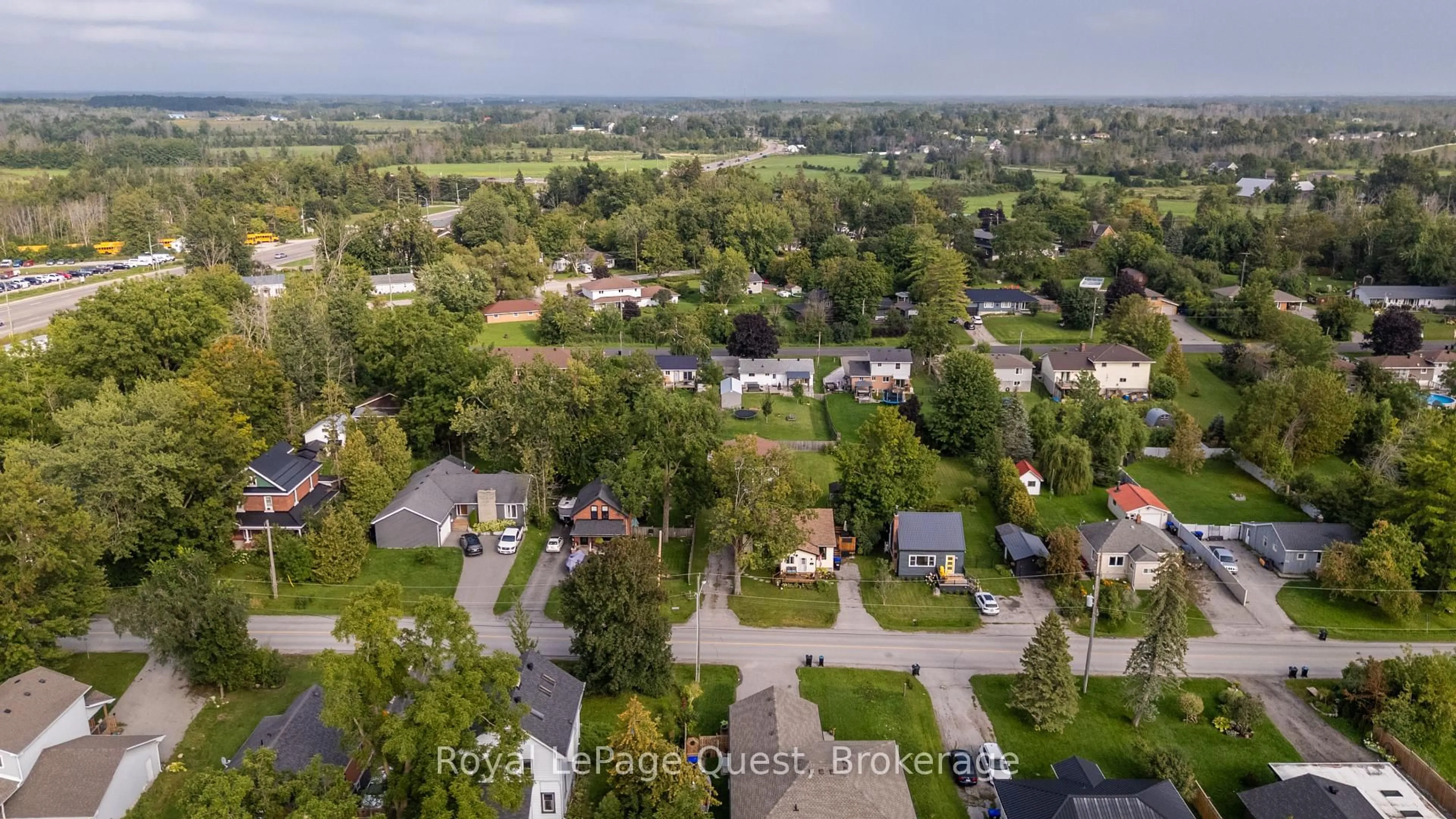 A pic from outside/outdoor area/front of a property/back of a property/a pic from drone, street for 22 Creighton St, Orillia Ontario L3V 1A8