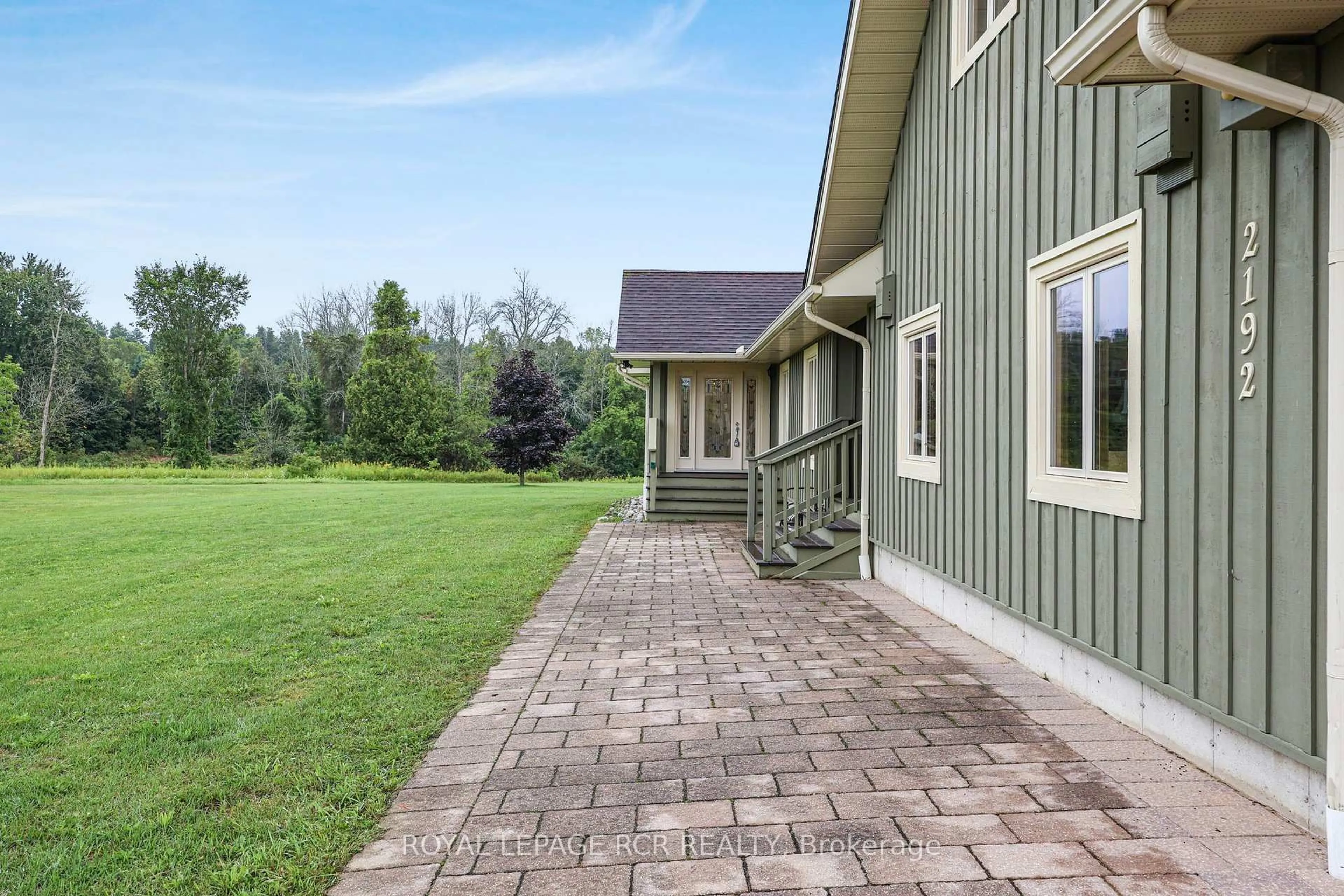Patio, unknown for 2192 Atkinson Rd, Springwater Ontario L0L 2K0