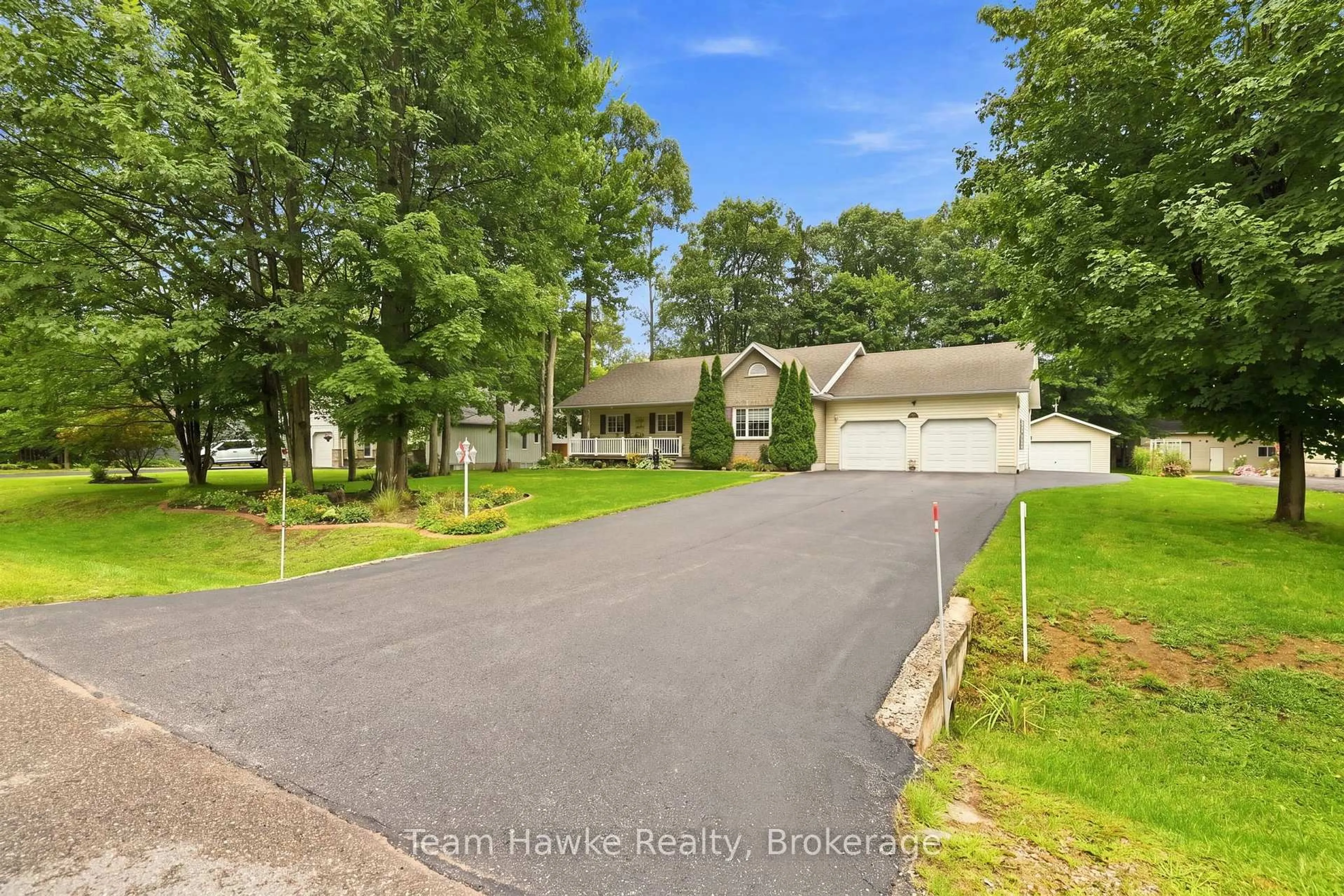 A pic from outside/outdoor area/front of a property/back of a property/a pic from drone, water/lake/river/ocean view for 27 Johnston St, Tiny Ontario L0L 2T0