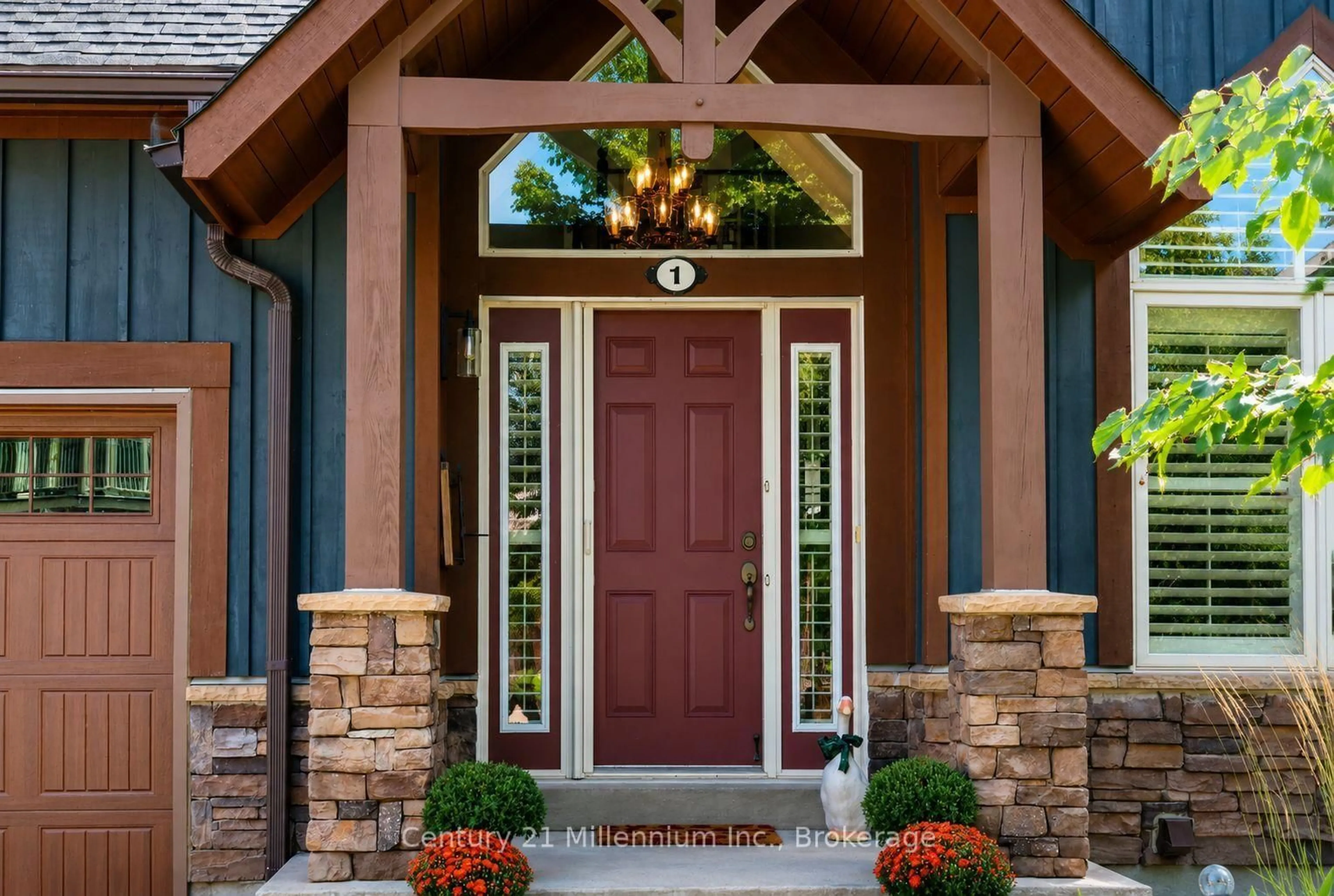 Indoor entryway for 1 Sierra Tr, Collingwood Ontario L9Y 0J5