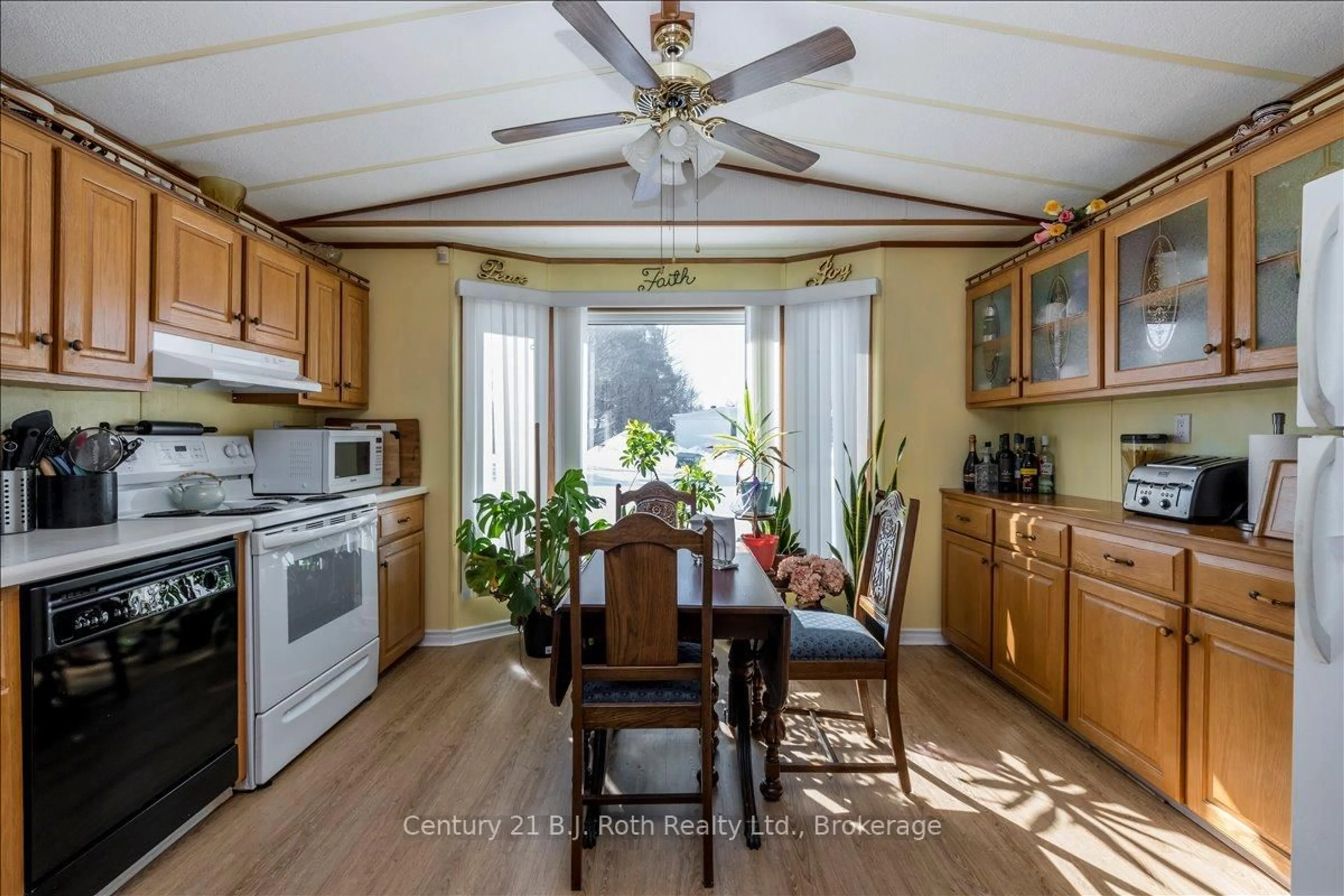 Open concept kitchen, unknown for 1 Smiths Lane, Midland Ontario L4R 0B9