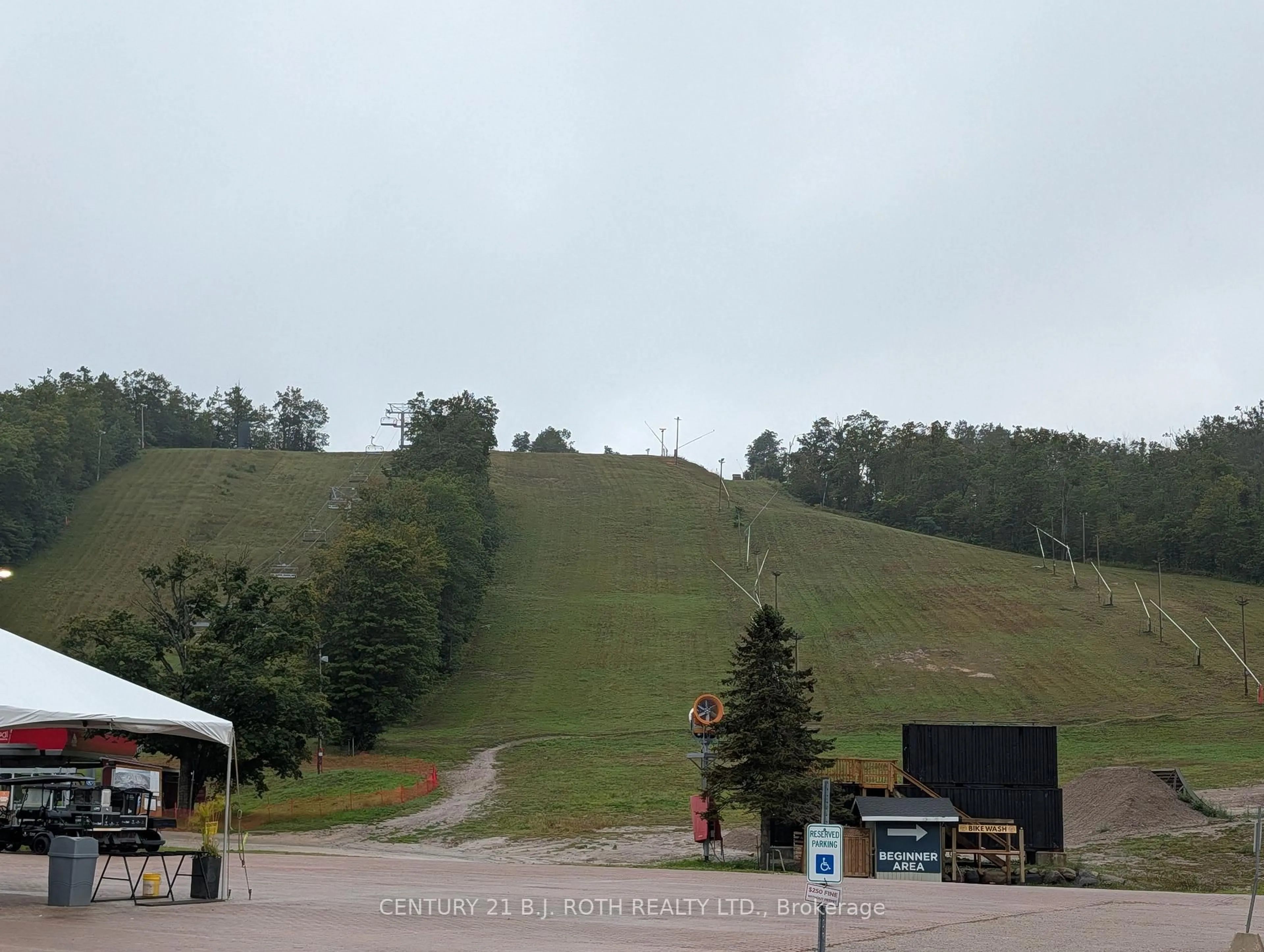 Blurry image for 40 HORSESHOE Blvd #302, Oro-Medonte Ontario L4M 4Y8