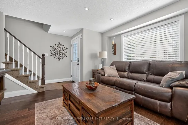 38 Kenwell Cres #9, Barrie 4