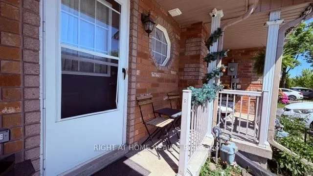 140 Sydenham Wells Rd, Barrie 2
