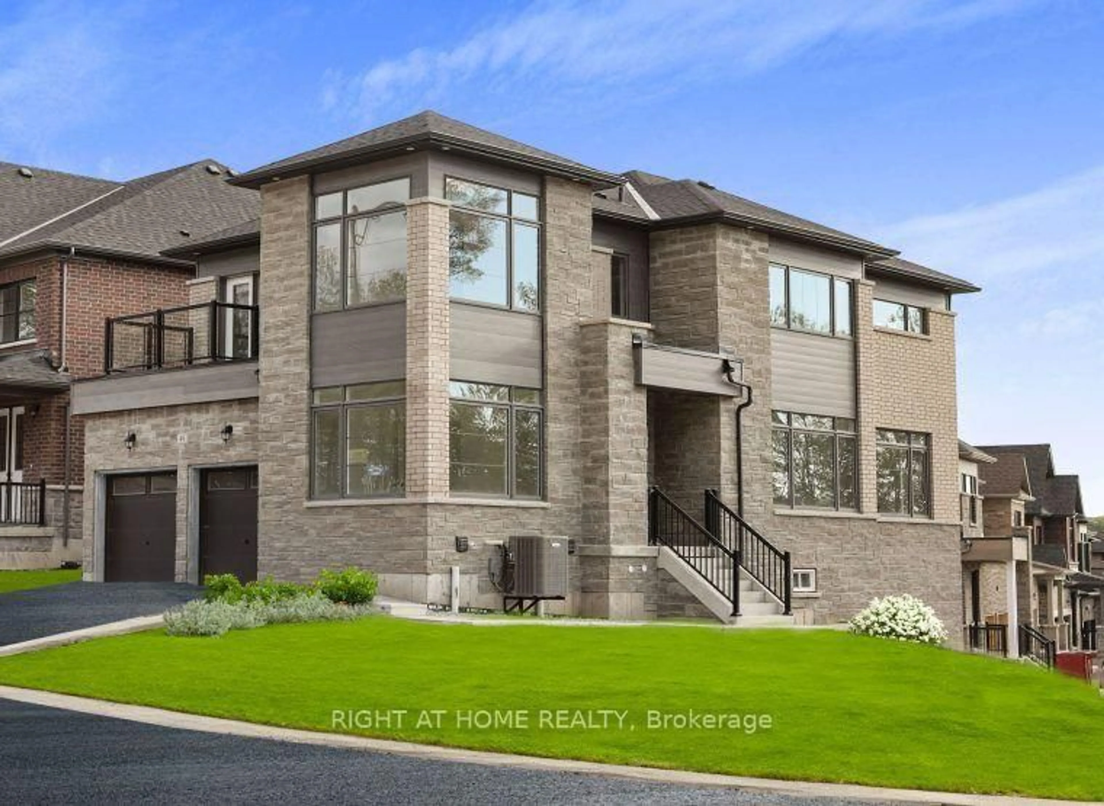 Home with brick exterior material, unknown for 46 Bearberry Rd, Springwater Ontario L9X 2E1