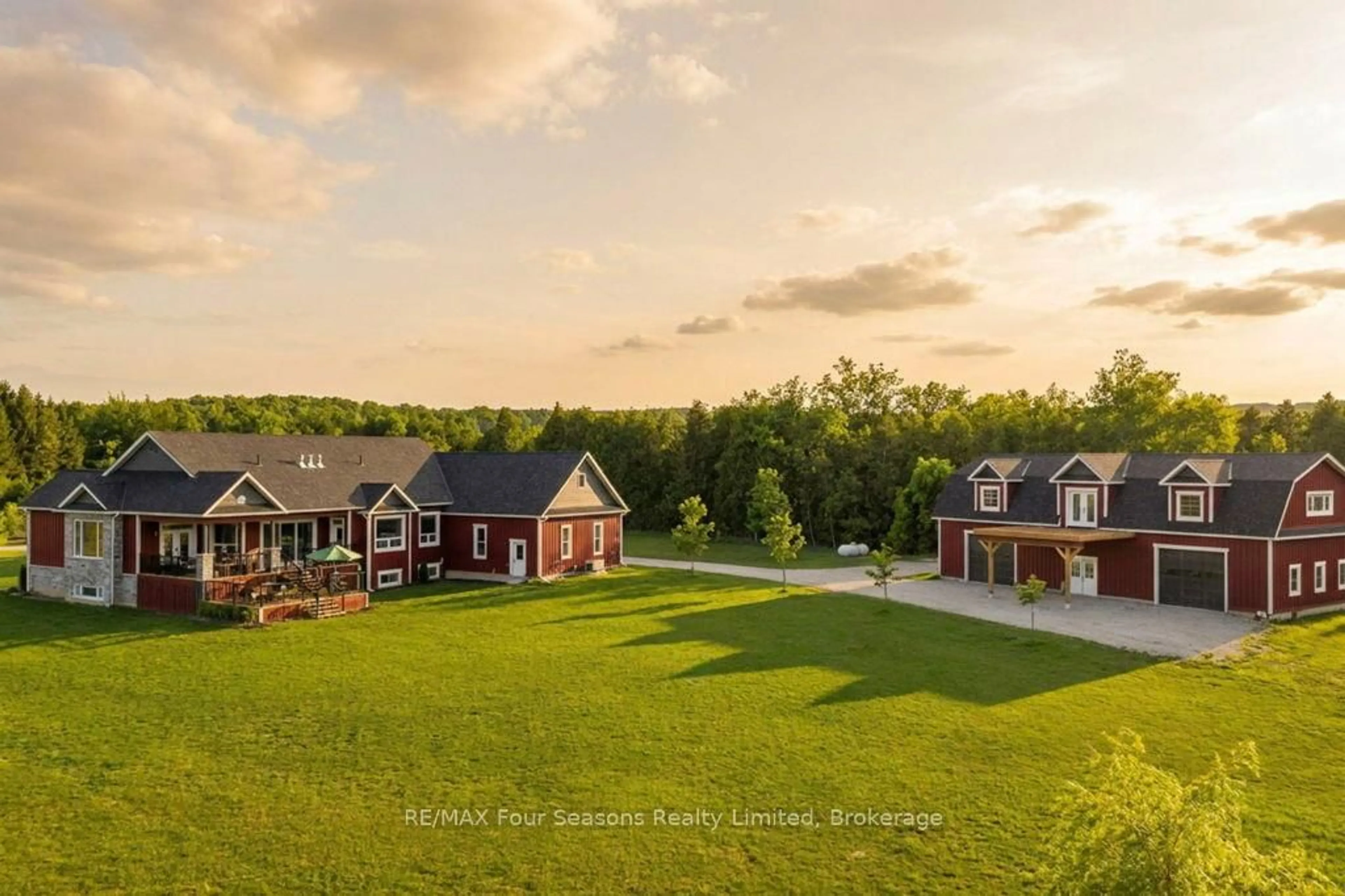 A pic from outside/outdoor area/front of a property/back of a property/a pic from drone, mountain view for 8672 County Rd 91 Rd, Clearview Ontario L0M 1S0