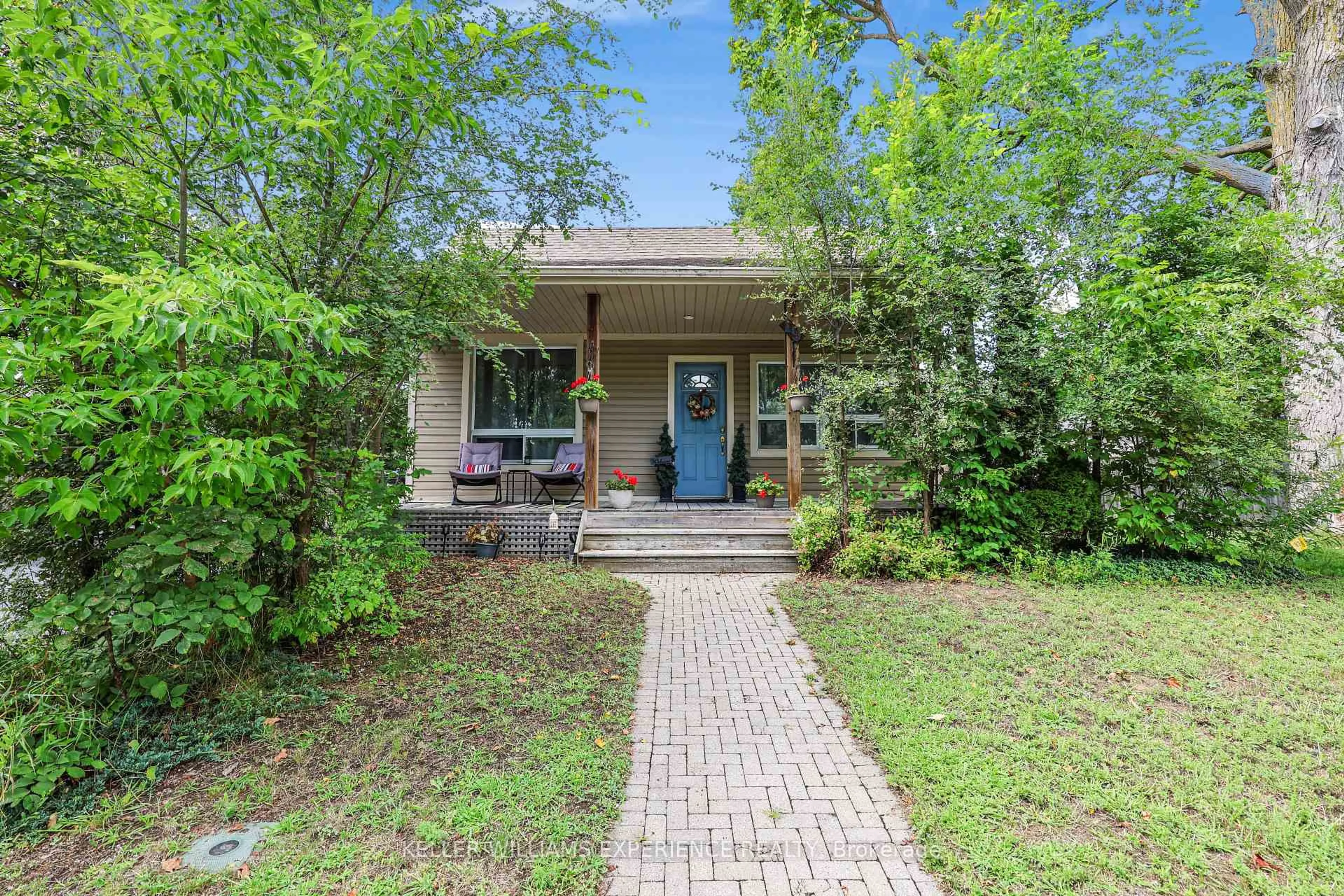 Home with brick exterior material, street for 19 Centre St, Barrie Ontario L4N 3L3
